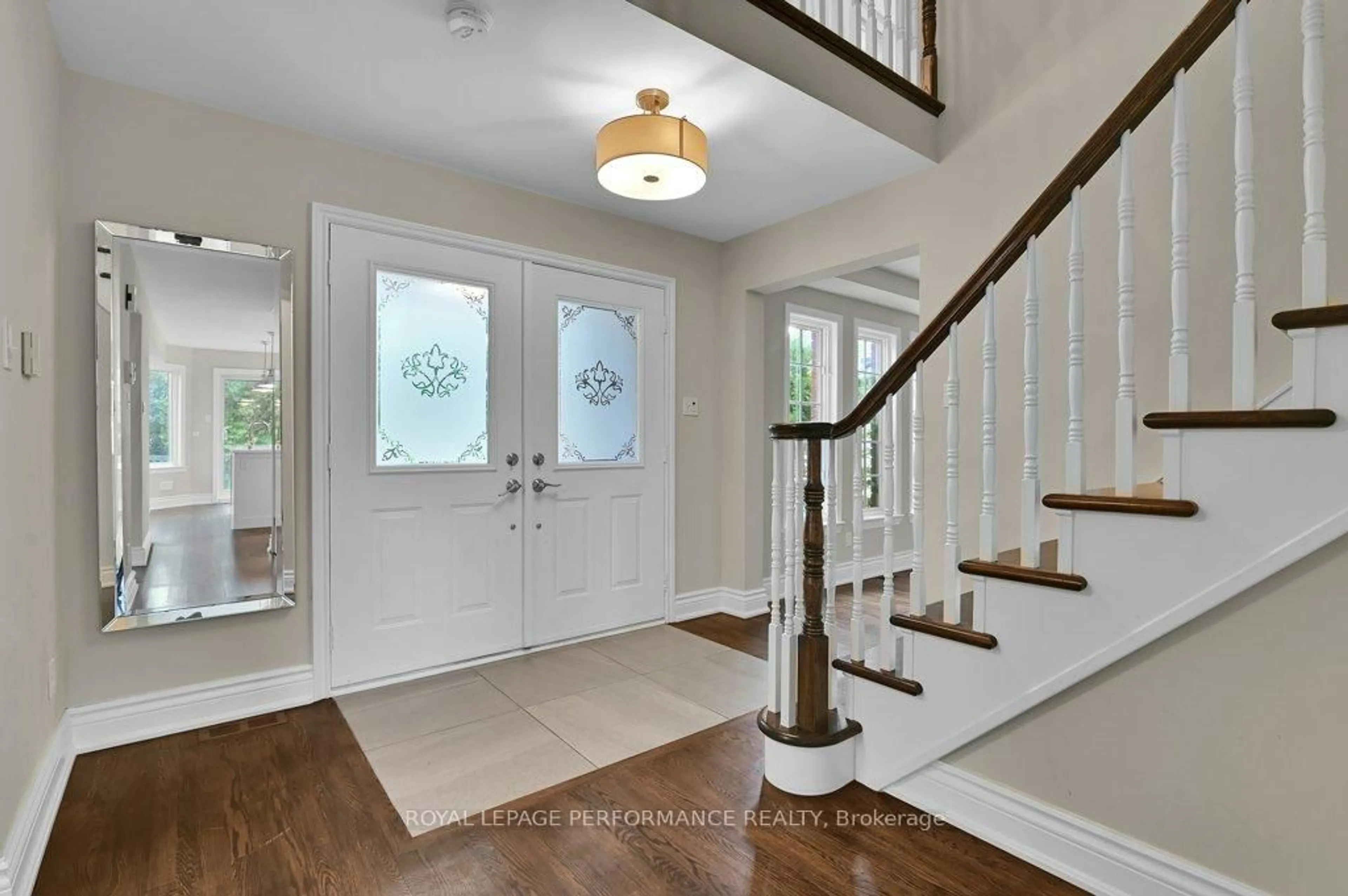 Indoor entryway for 51 Goulding Cres, Ottawa Ontario K2K 2N9
