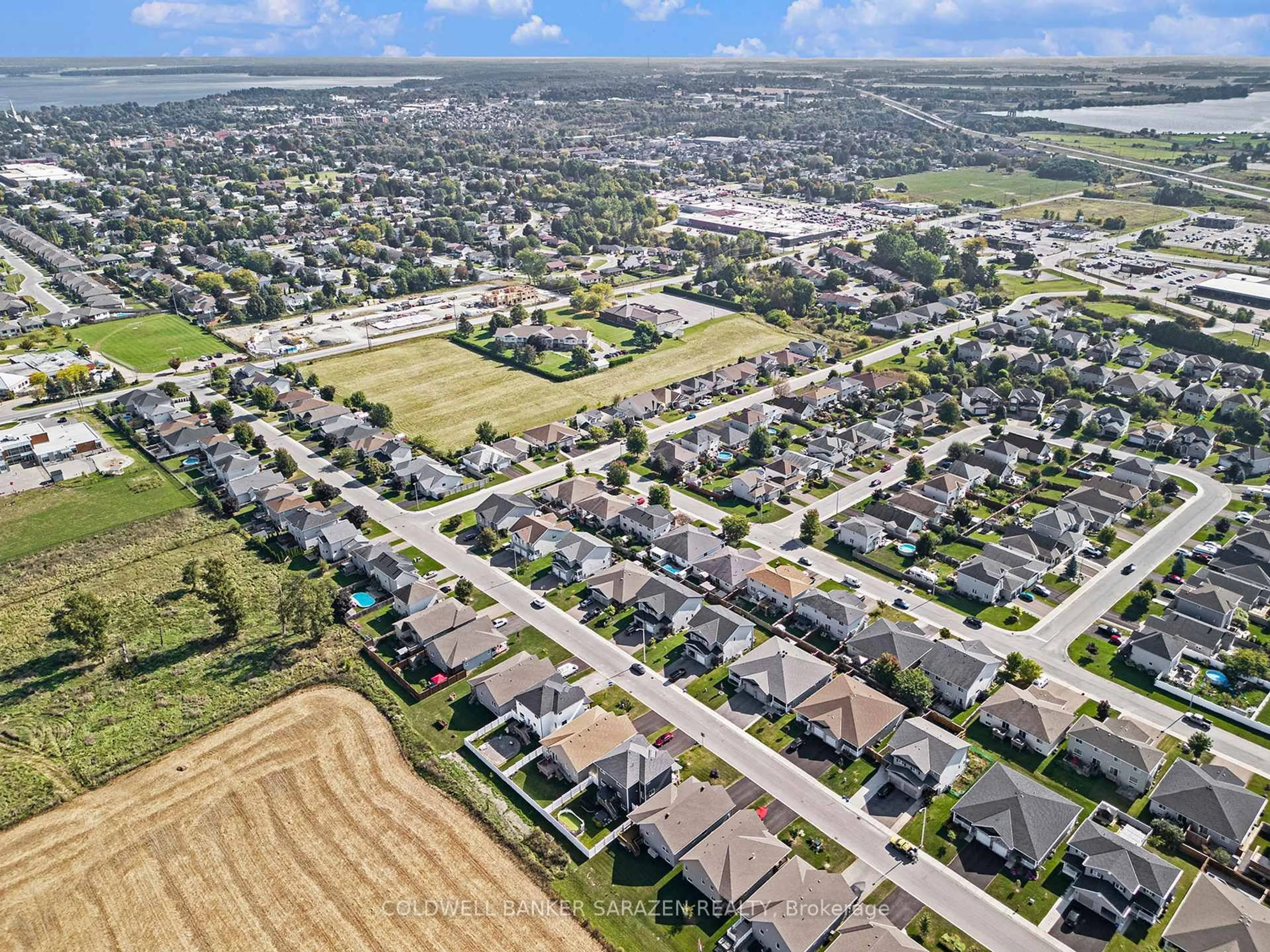 A pic from outside/outdoor area/front of a property/back of a property/a pic from drone, street for 22 Frieday St, Arnprior Ontario K7S 0A6