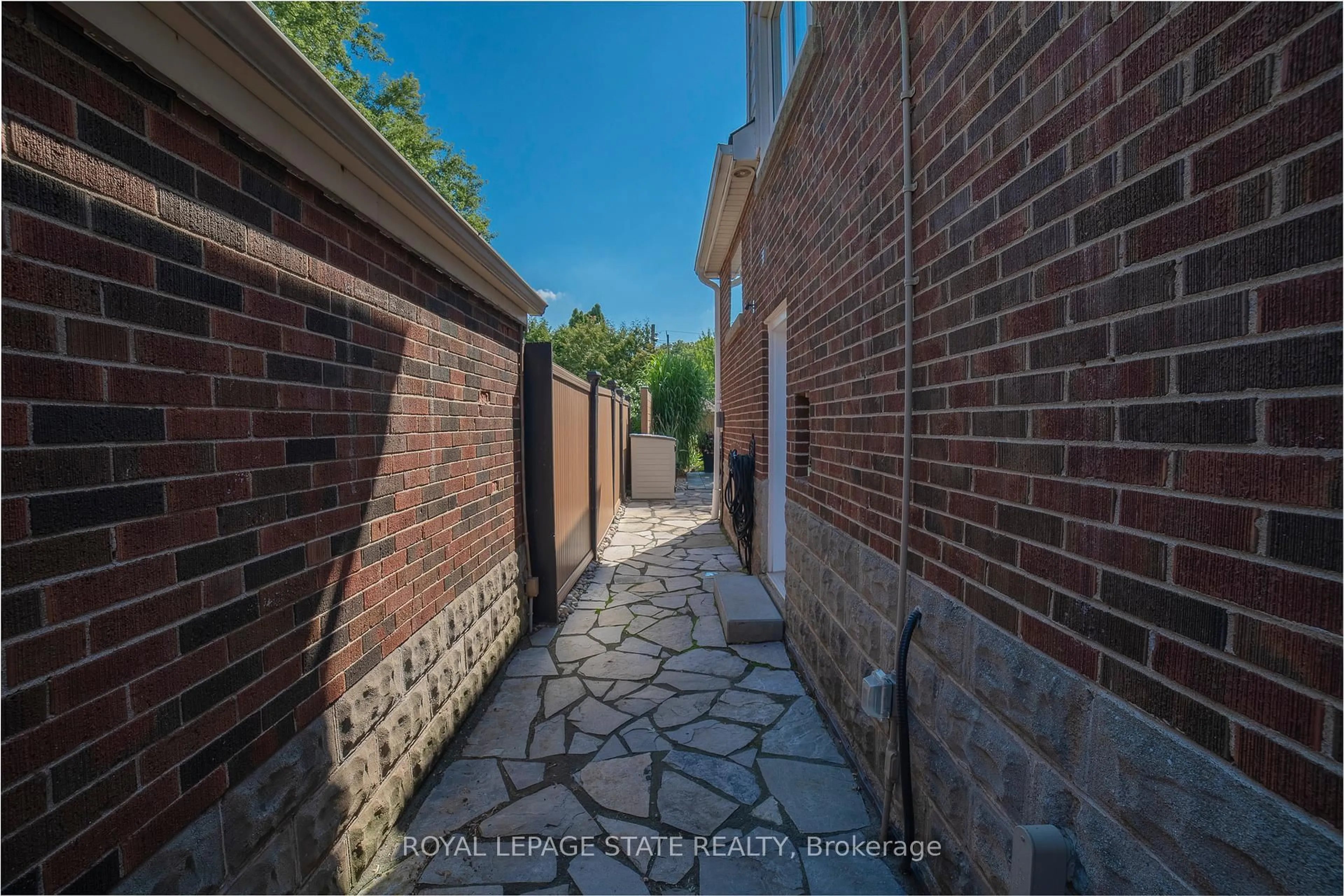 Unknown for 38 Kenmore Rd, Hamilton Ontario L8S 3T7