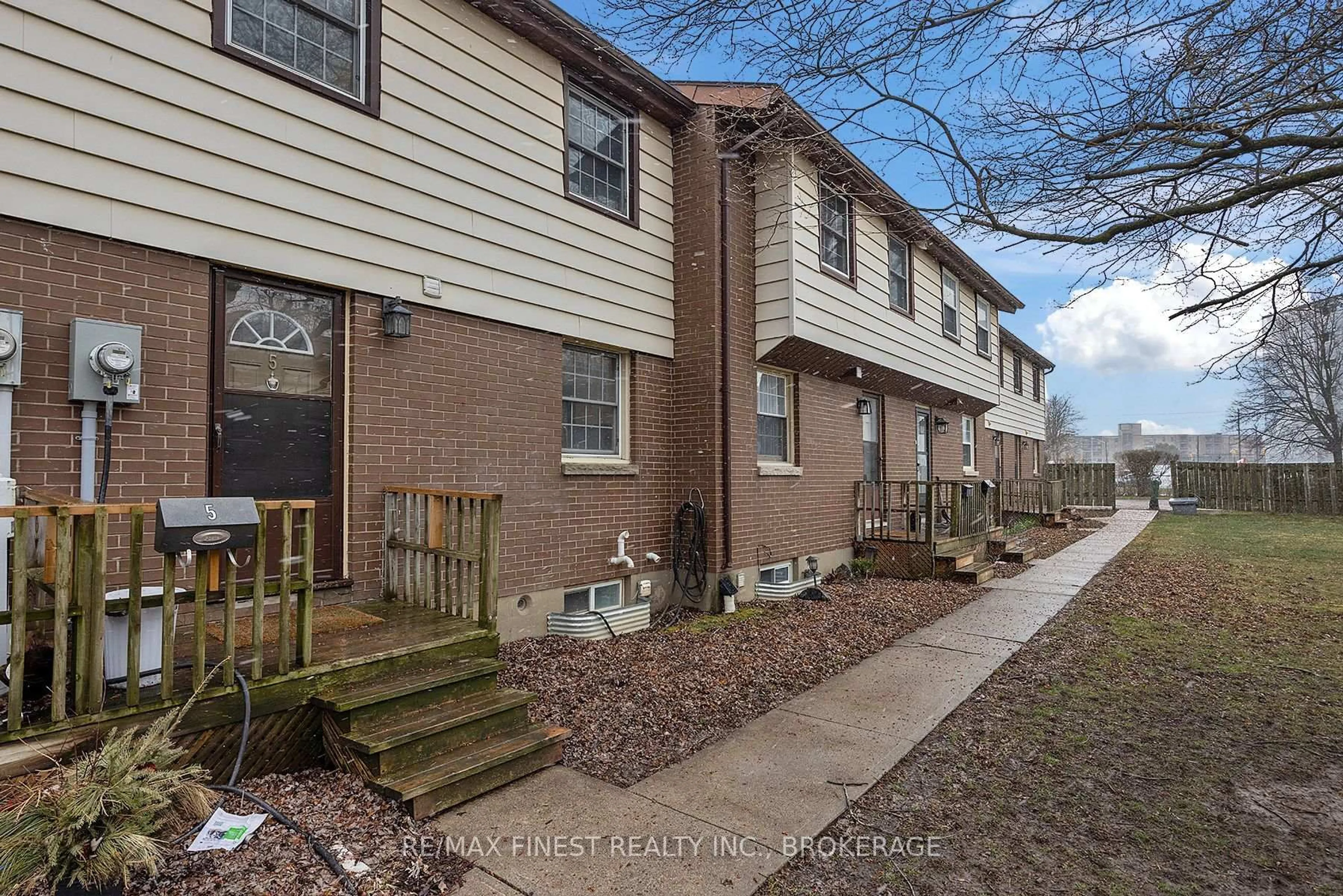 Unknown for 136 Notch Hill Rd #5, Kingston Ontario K7M 2X1