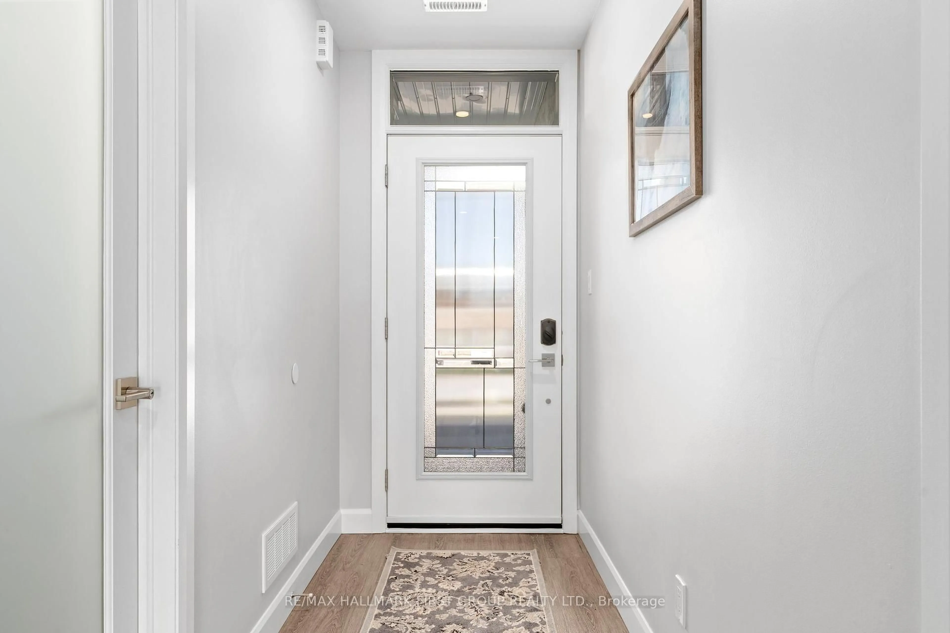 Indoor entryway for 18 Stinson Ave, Belleville Ontario K8P 5N9