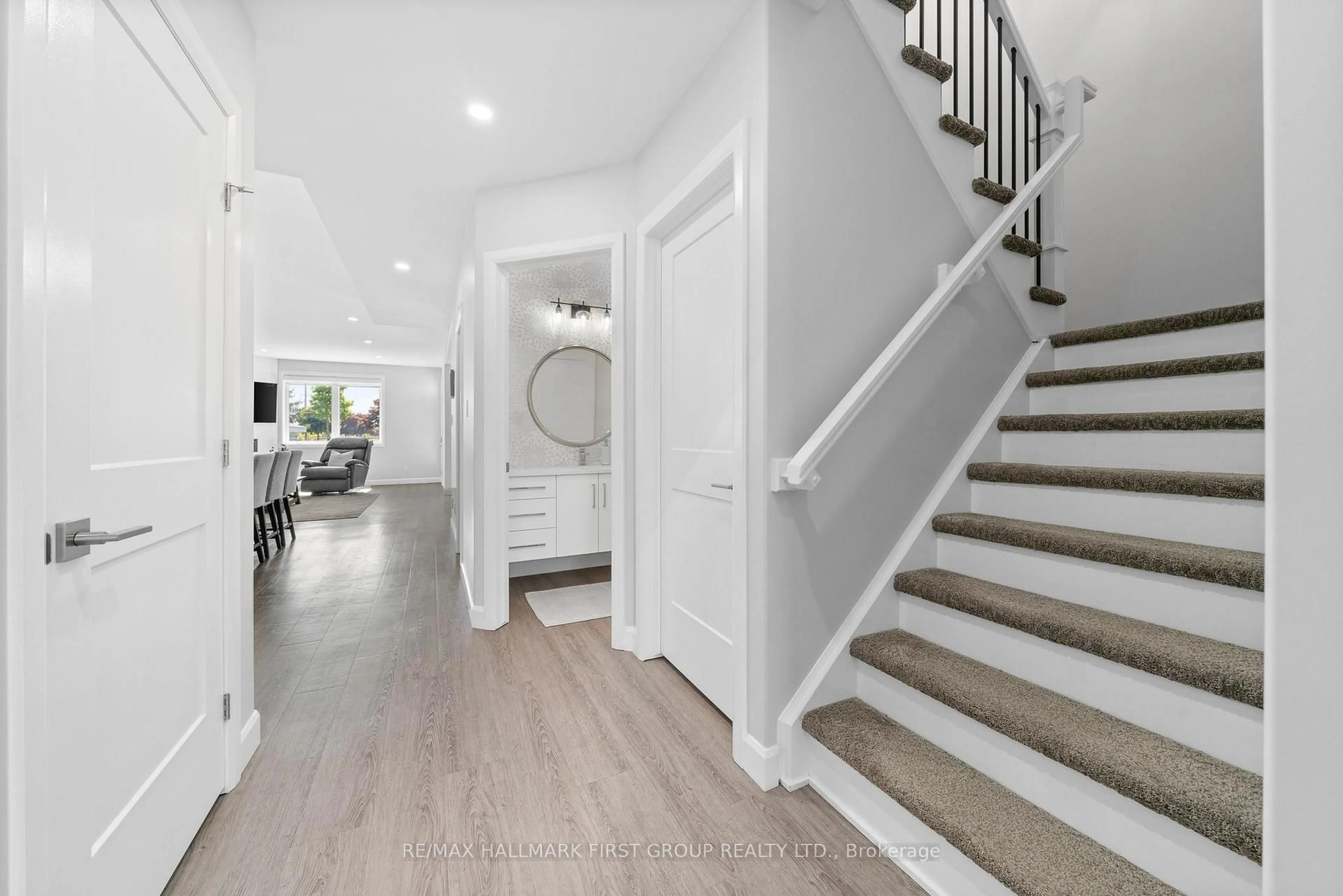 Indoor entryway for 18 Stinson Ave, Belleville Ontario K8P 5N9