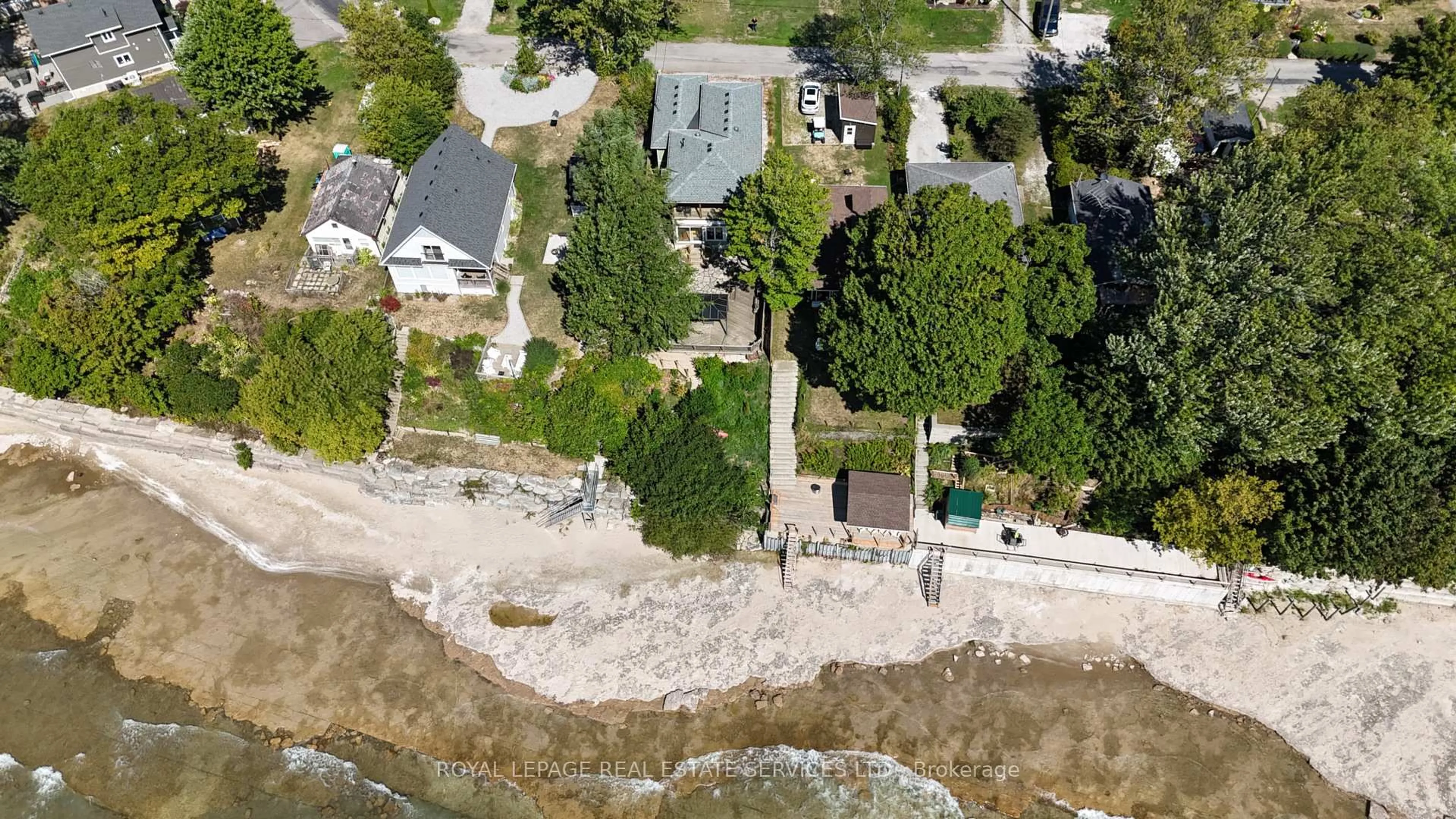 A pic from outside/outdoor area/front of a property/back of a property/a pic from drone, water/lake/river/ocean view for 72 Lakeside Dr, Haldimand Ontario N0A 1L0