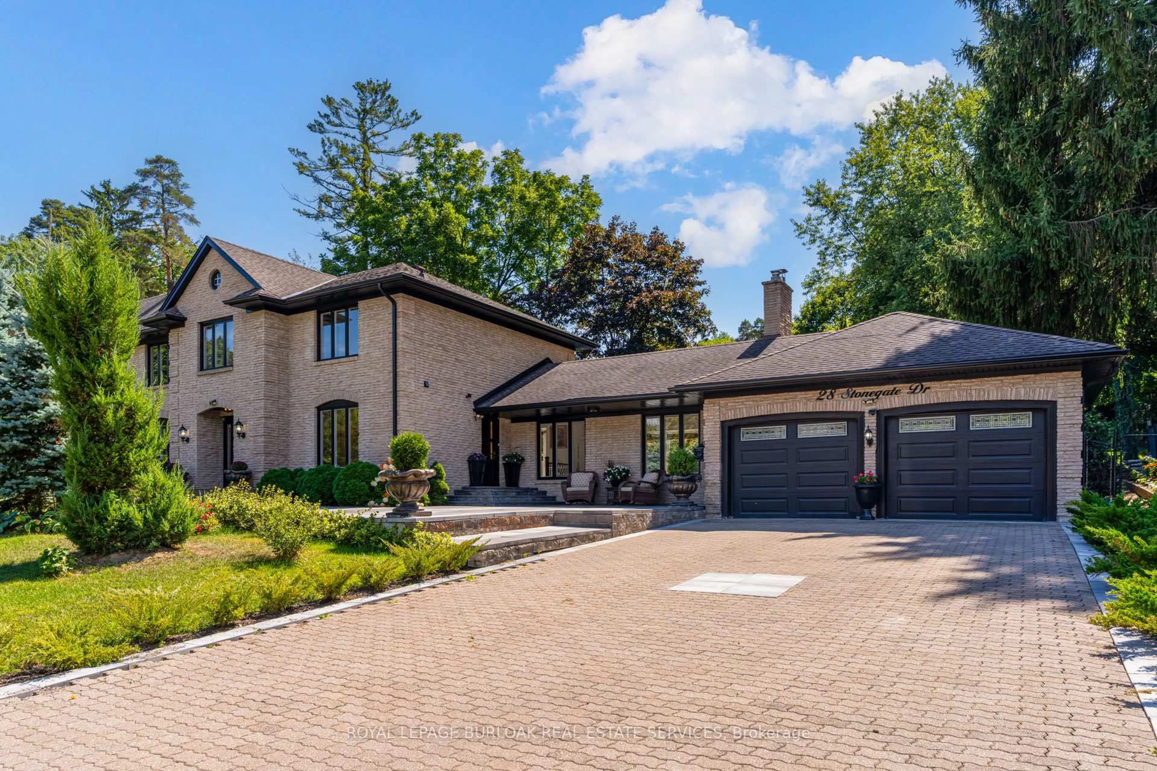 Home with brick exterior material, street for 28 Stonegate Dr, Hamilton Ontario L9G 3R7