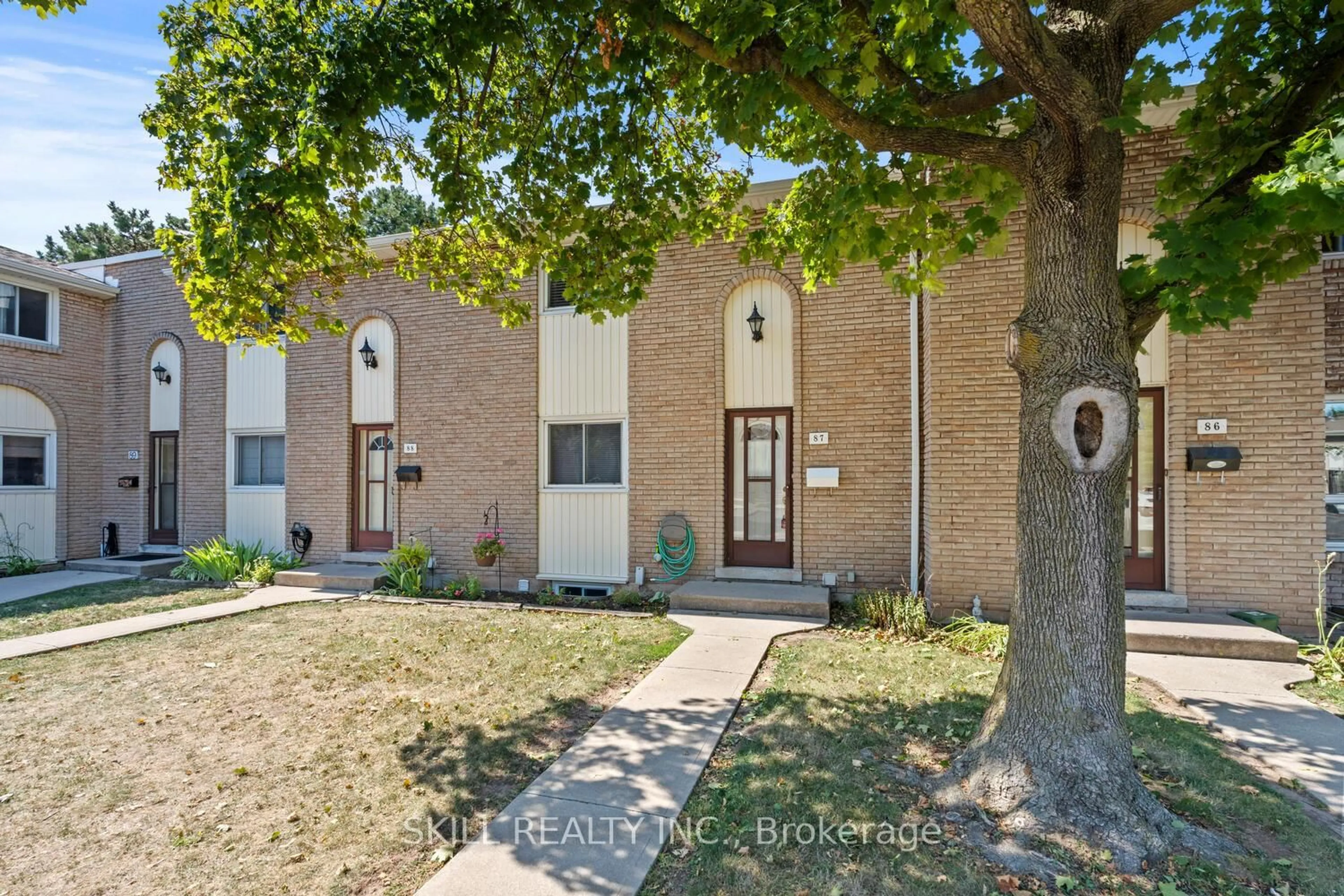 Home with brick exterior material, street for 151 Gateshead Cres #87, Hamilton Ontario L8G 3W1