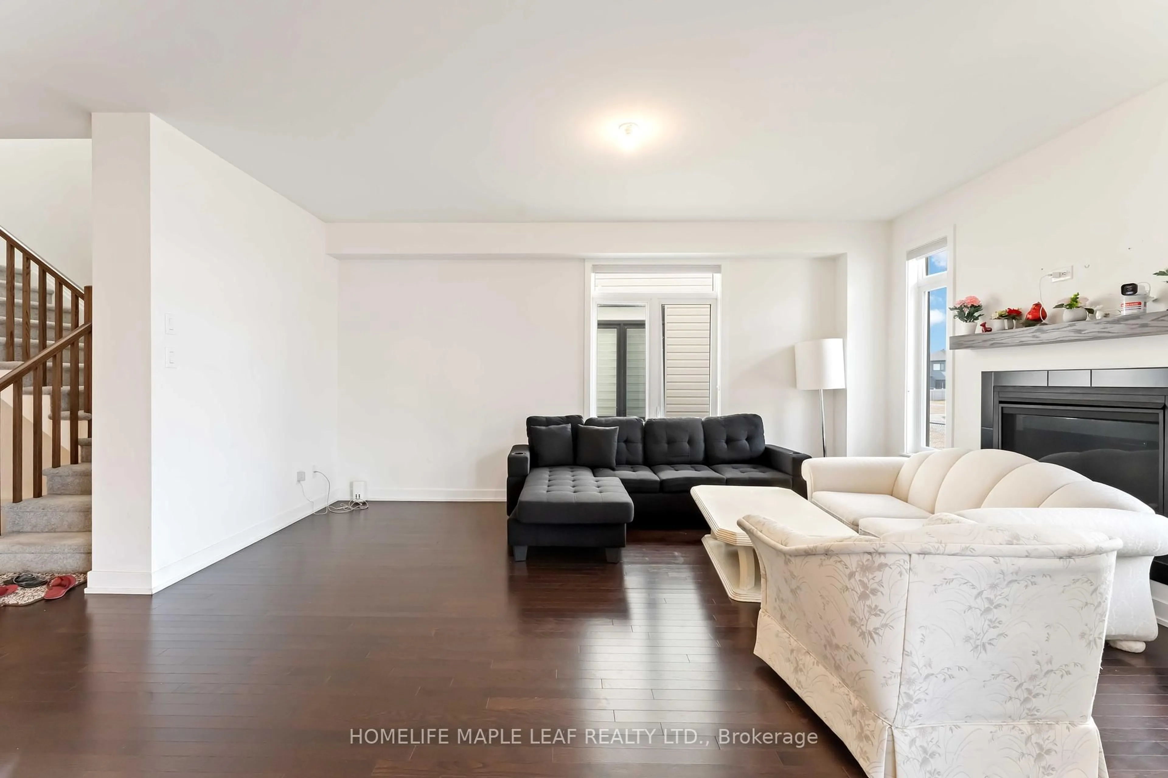 Living room with furniture, unknown for 332 MONTICELLO Ave, Stittsville Ontario K2S 2S5