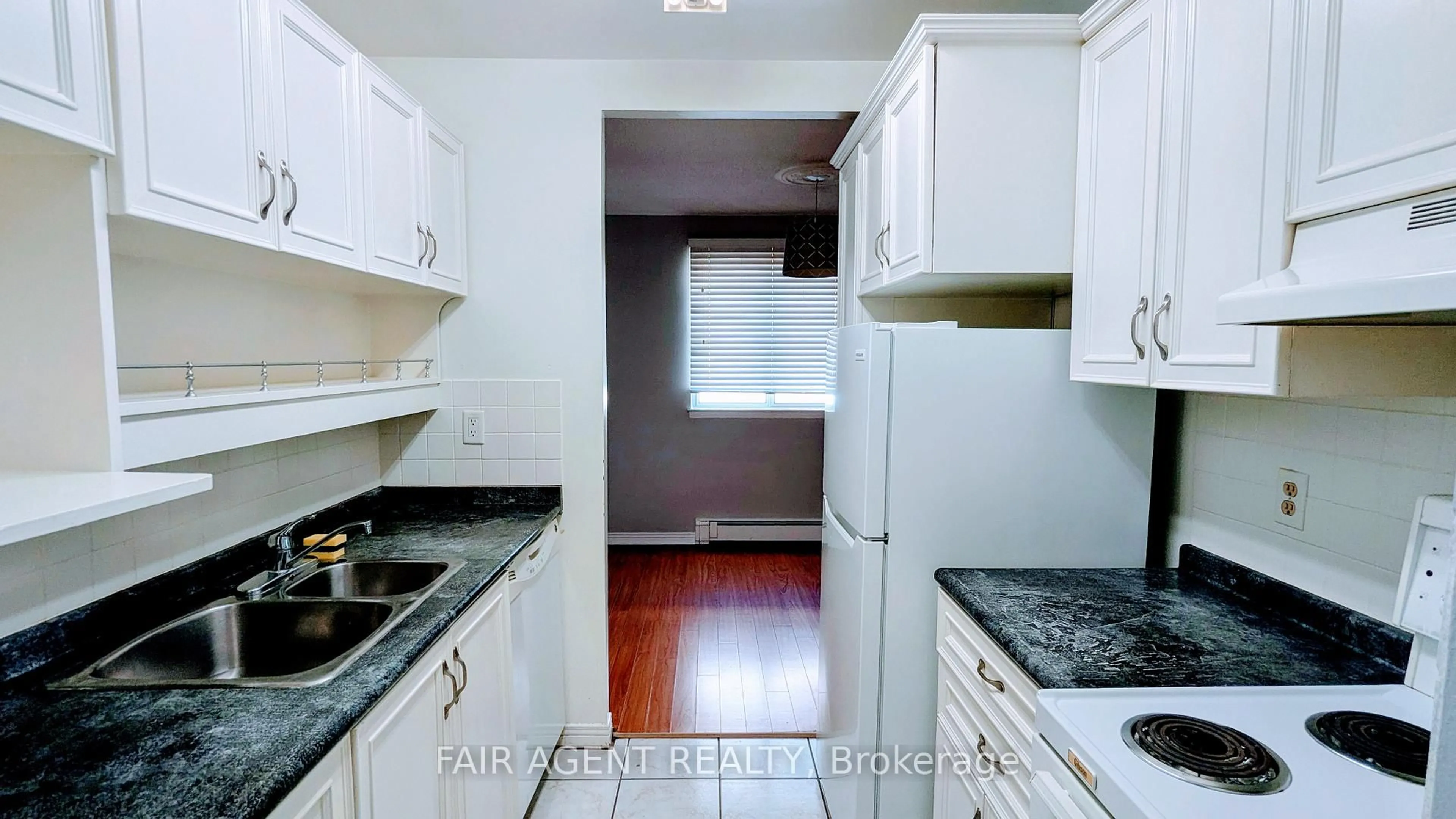 Standard kitchen, unknown for 440 CENTRAL Ave #209, London East Ontario N6B 2E5