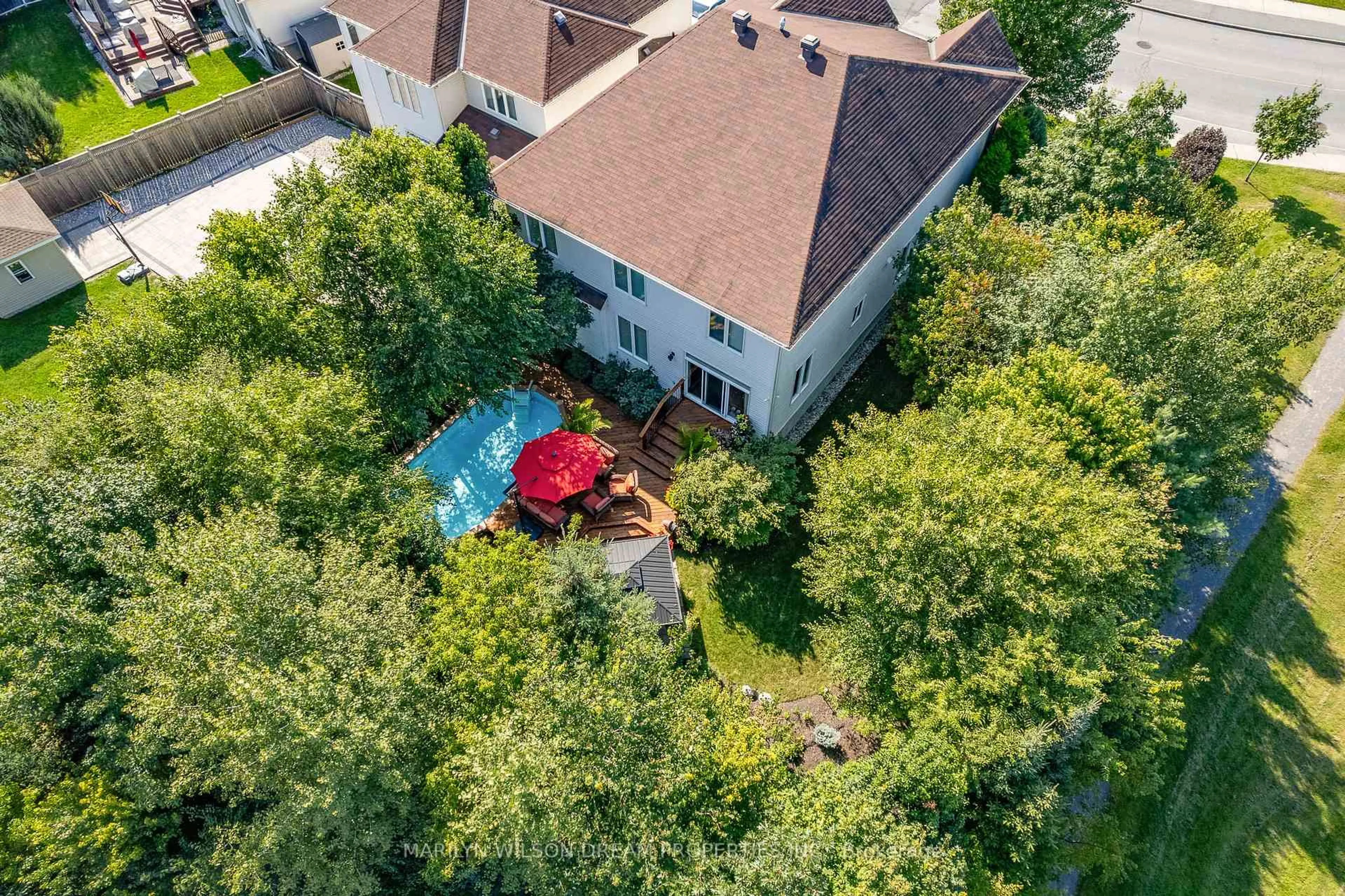A pic from outside/outdoor area/front of a property/back of a property/a pic from drone, unknown for 1095 Halton Terr, Kanata Ontario K2W 1G8