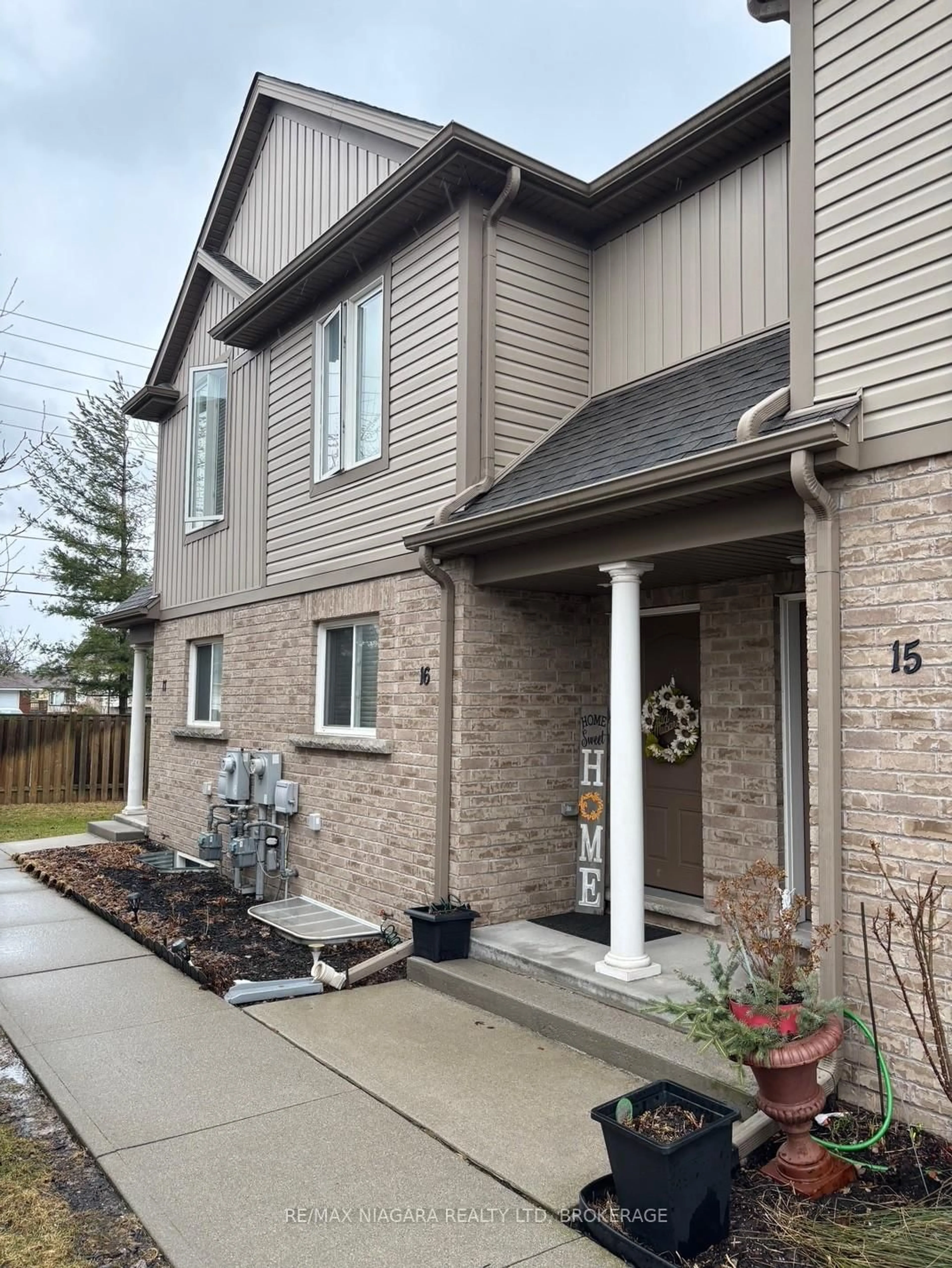 Home with brick exterior material, street for 6118 Kelsey Cres #16, Niagara Falls Ontario L2H 0M6
