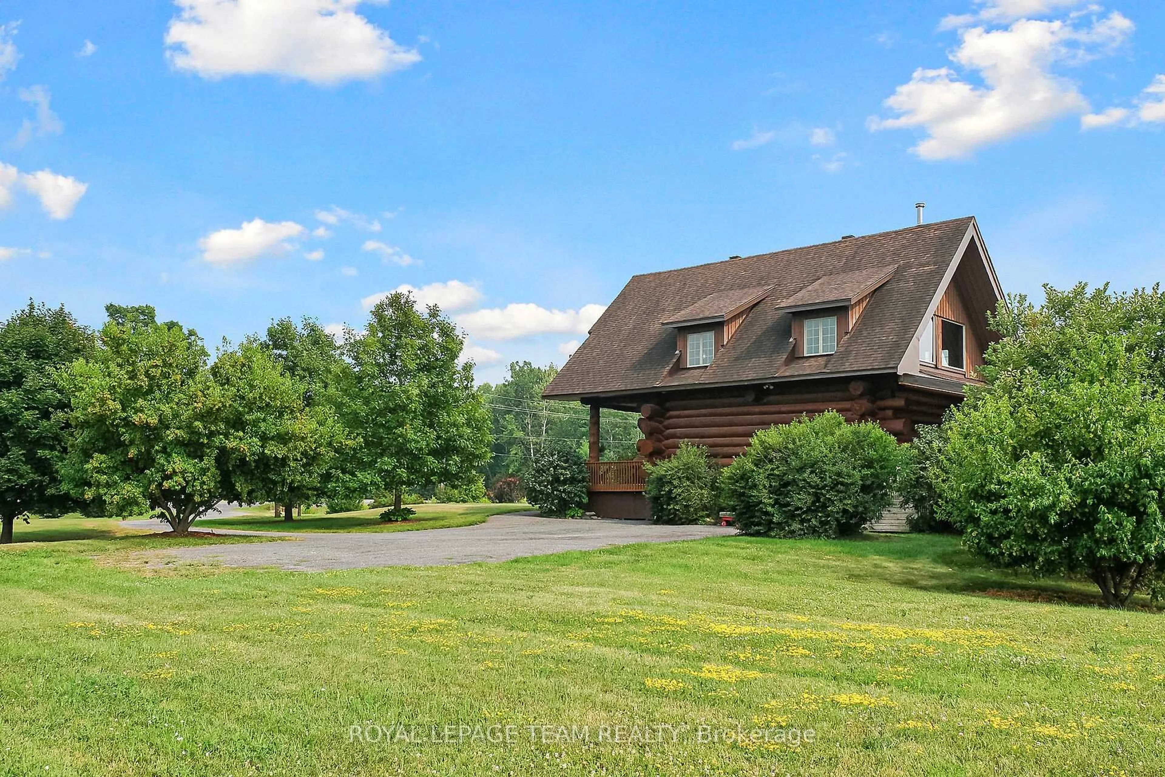 A pic from outside/outdoor area/front of a property/back of a property/a pic from drone, unknown for 5410 Rockdale Rd, Vars Ontario K0A 3H0