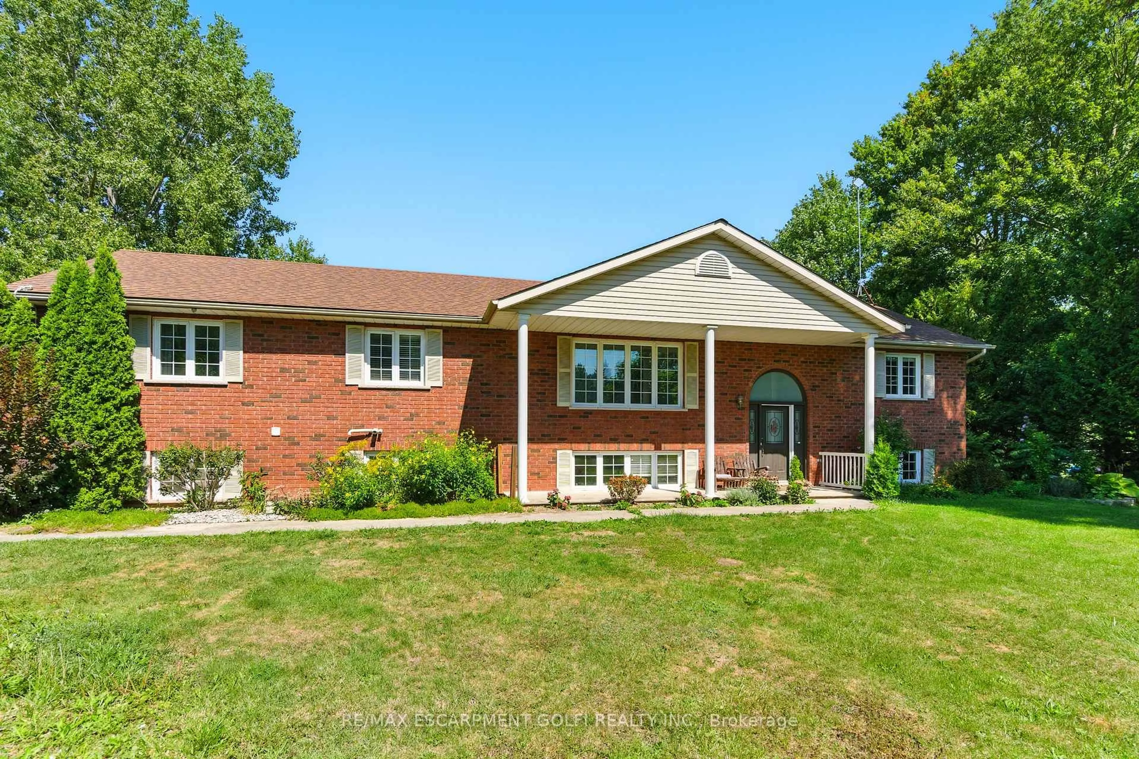 Home with brick exterior material, street for 922 Bird Rd, Haldimand Ontario N1A 2W5