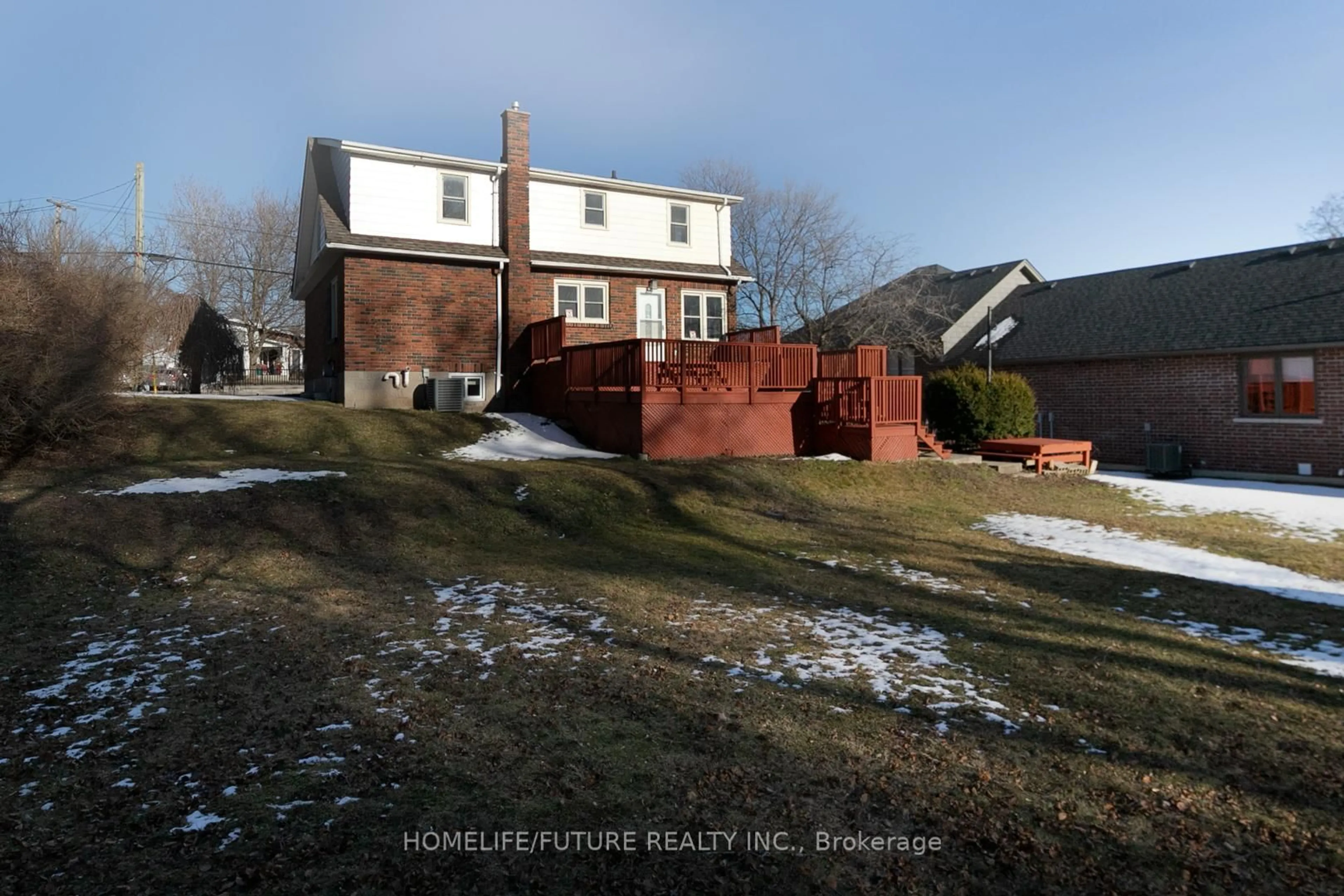 A pic from outside/outdoor area/front of a property/back of a property/a pic from drone, street for 76 Young St, Brighton Ontario K0K 1H0
