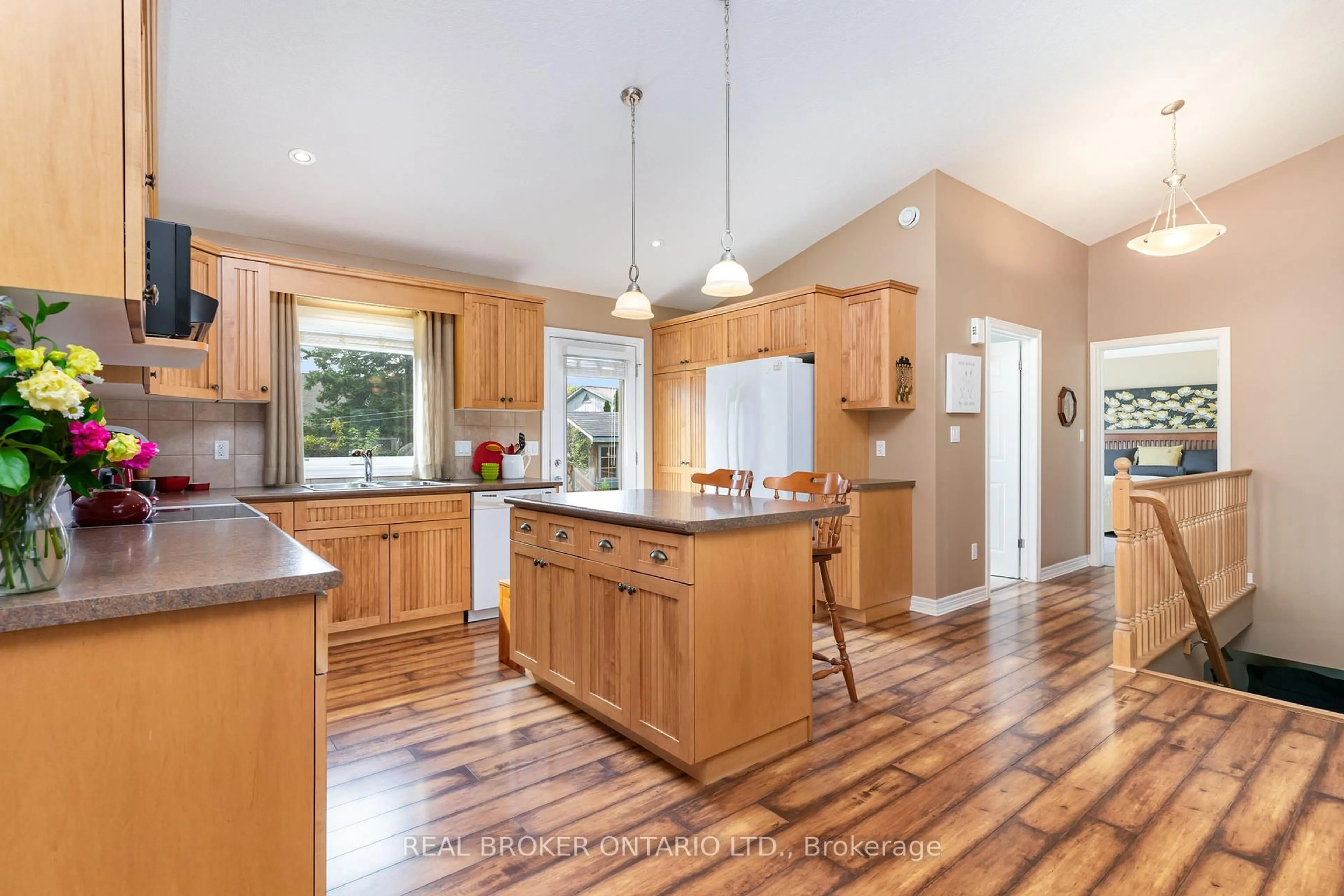 Open concept kitchen, unknown for 472 Countess St, West Grey Ontario N0G 1R0