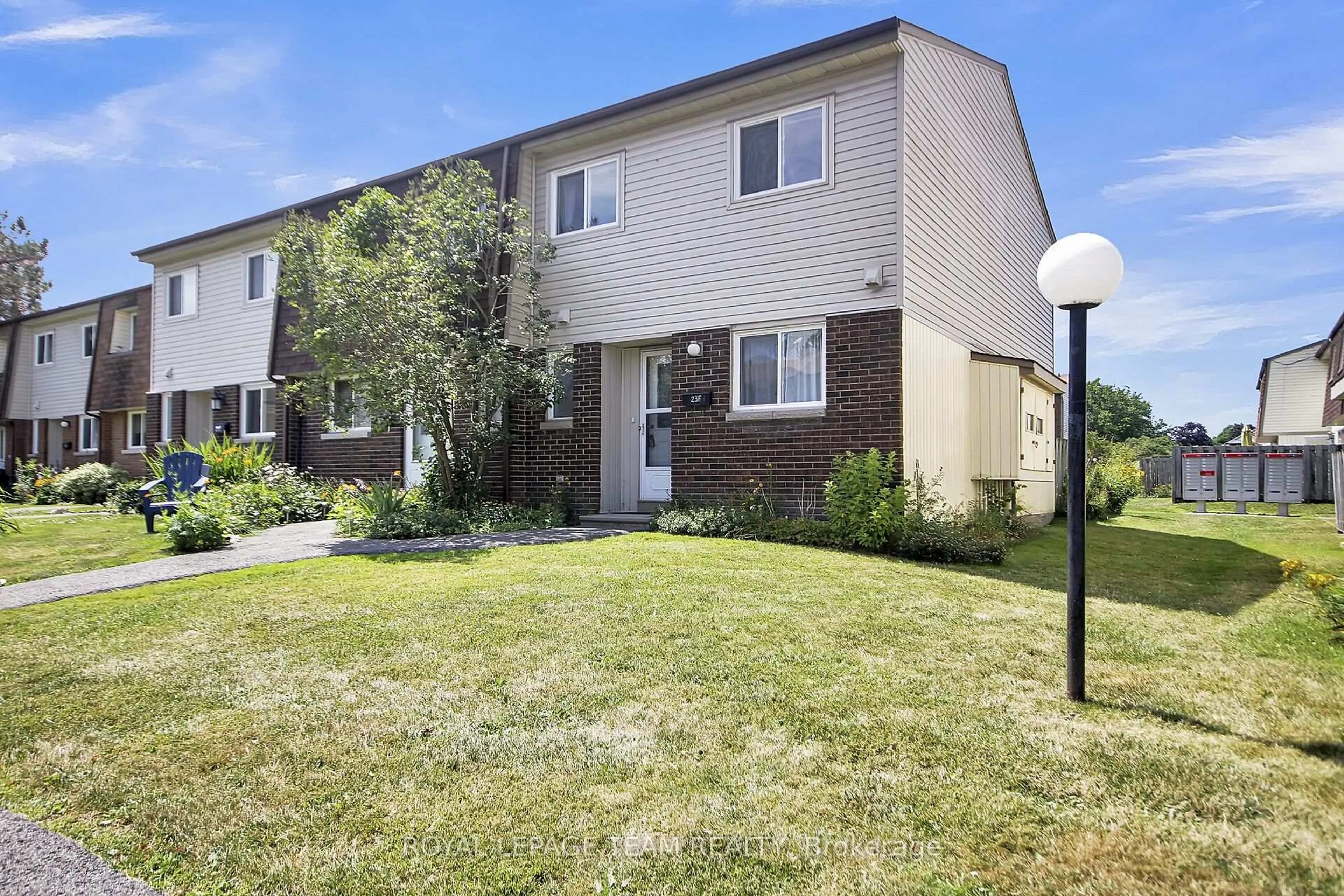 Unknown for 23 Sonnet Cres #F, Ottawa Ontario K2H 8W8