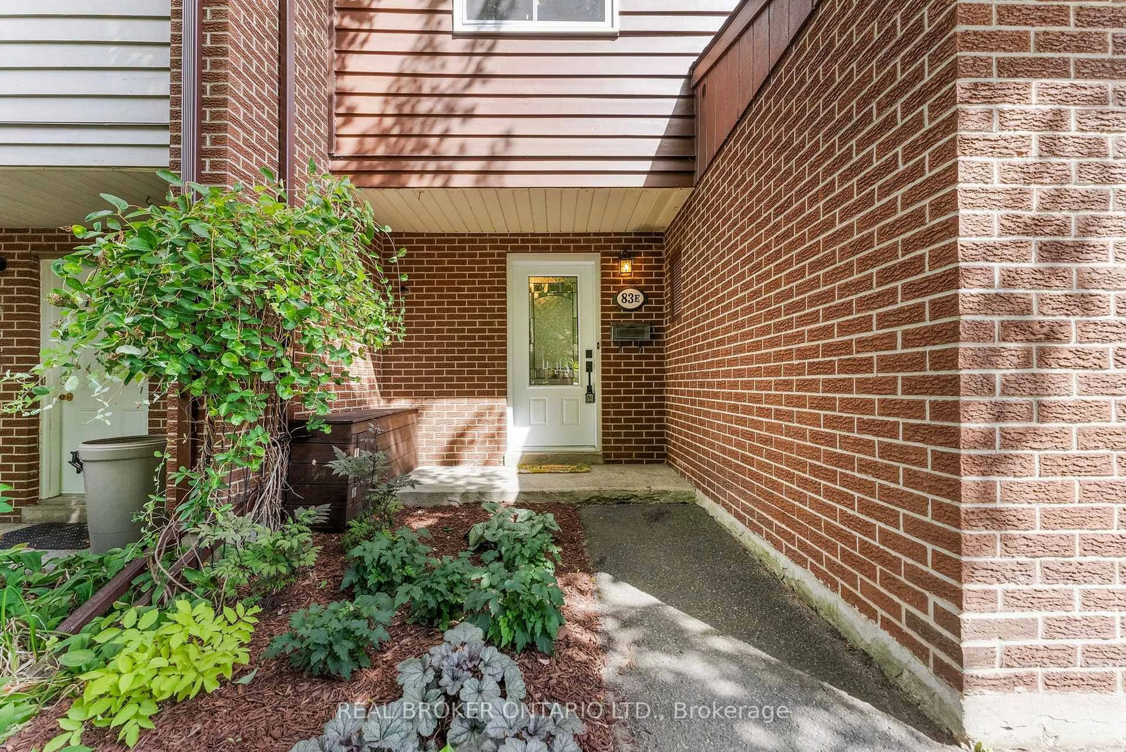 Unknown for 83 Glen Park Dr #33, Ottawa Ontario K1B 3Z1