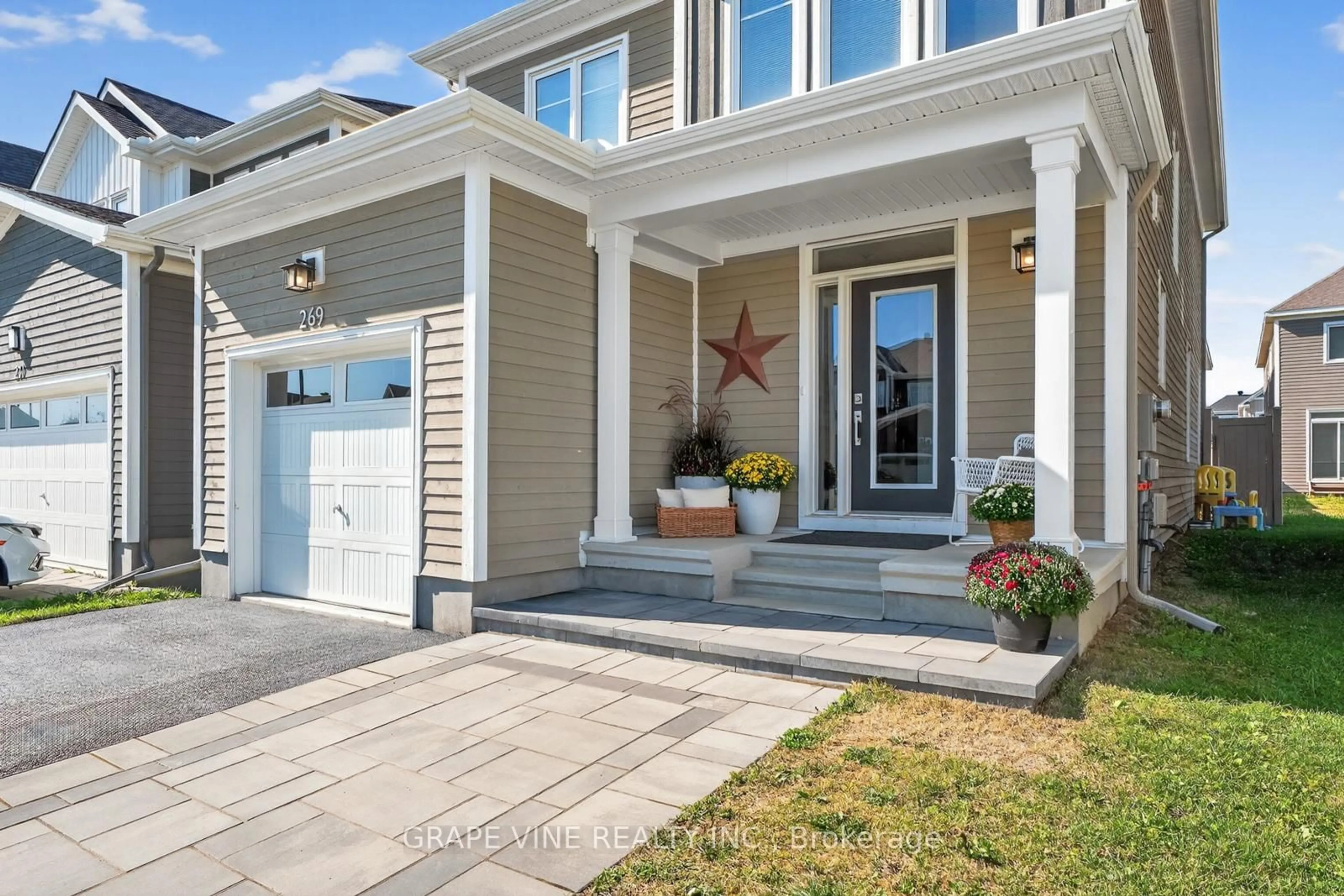 Home with vinyl exterior material, street for 269 Meynell Rd, Richmond Ontario K0A 2Z0