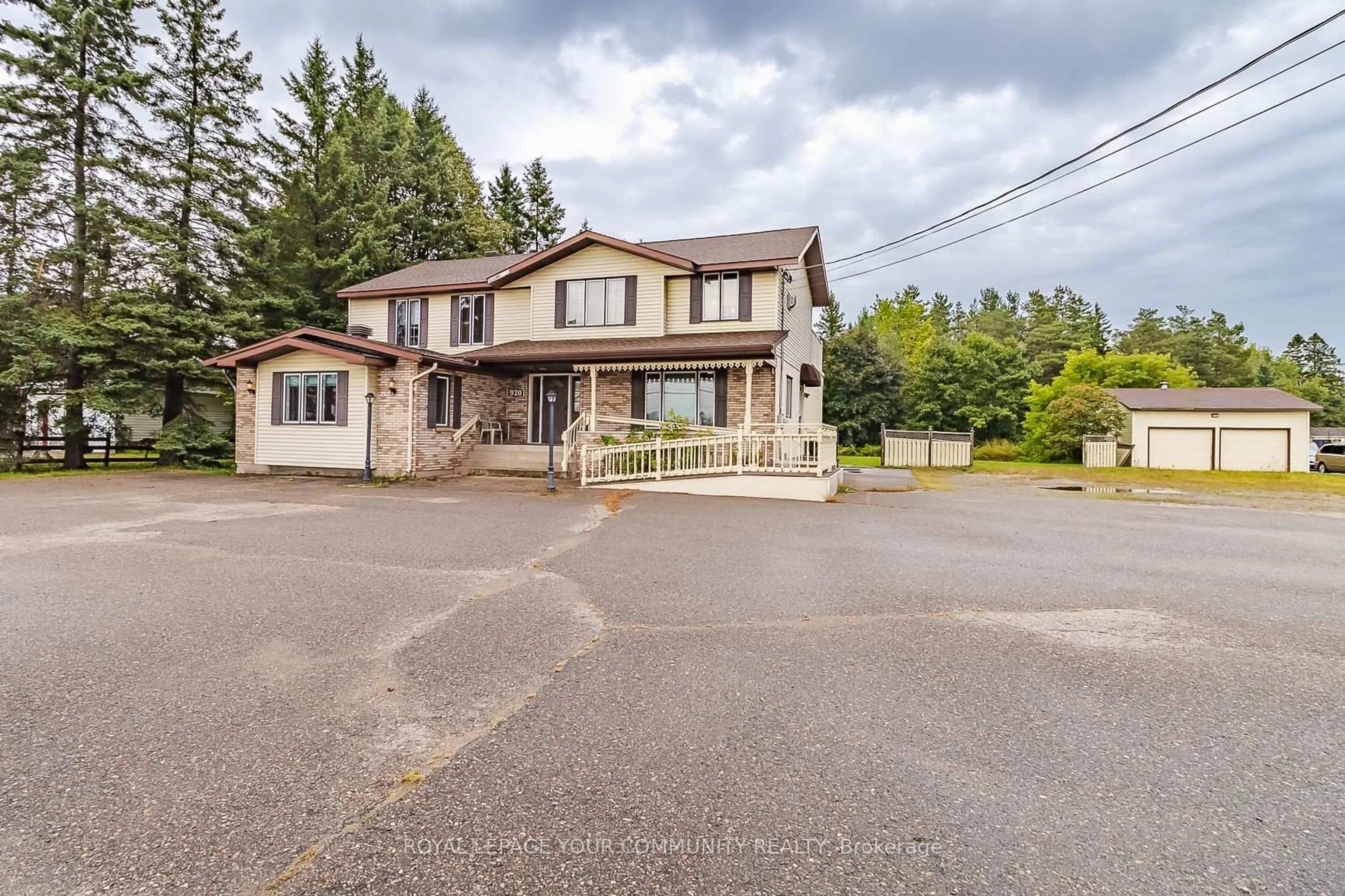 A pic from outside/outdoor area/front of a property/back of a property/a pic from drone, street for 920 Great Northern Rd, Sault Ste Marie Ontario P6B 0B6