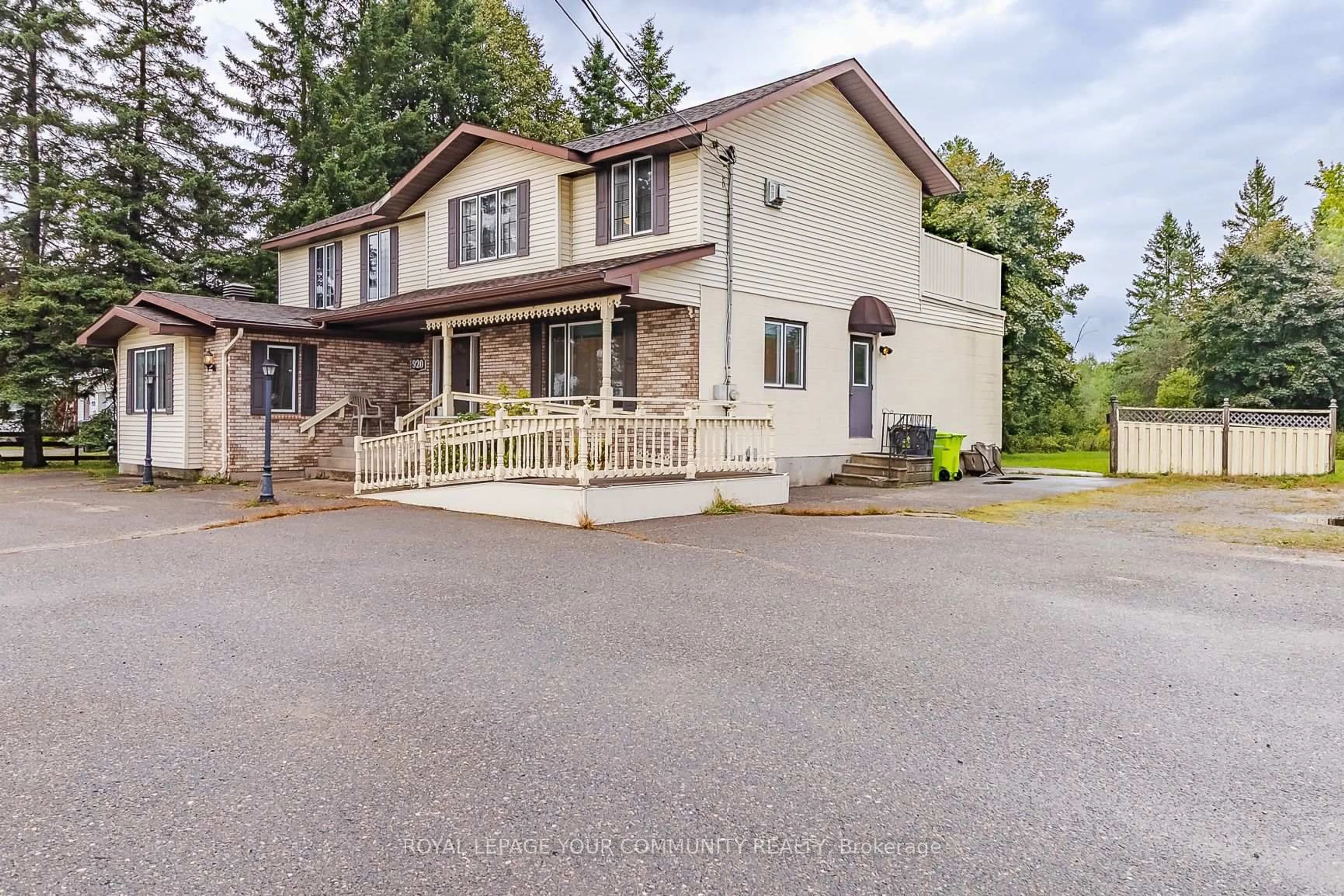 Unknown for 920 Great Northern Rd, Sault Ste Marie Ontario P6B 0B6