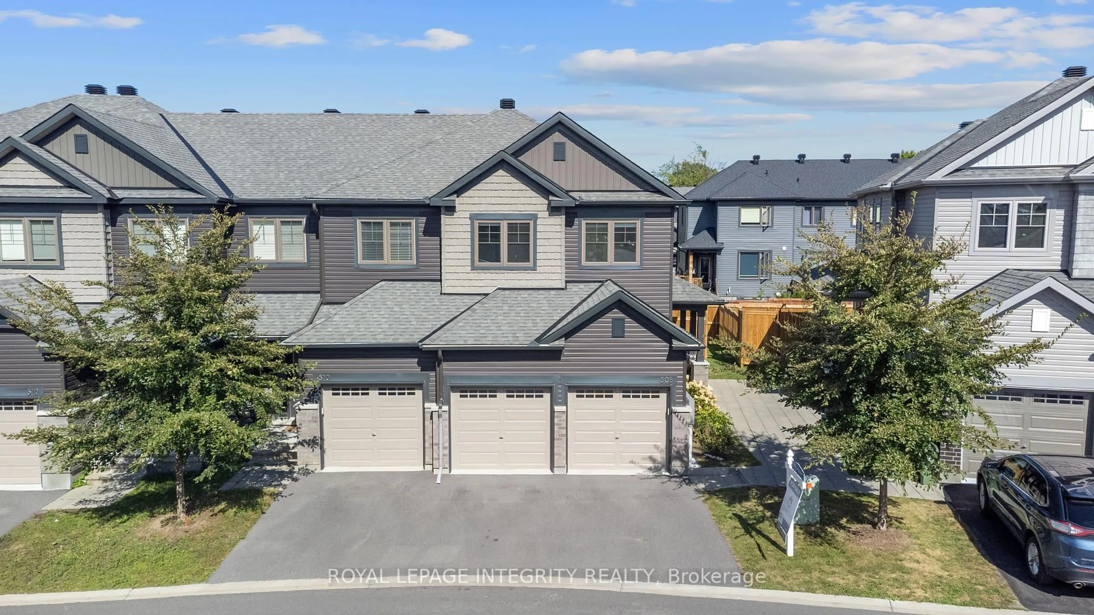 A pic from outside/outdoor area/front of a property/back of a property/a pic from drone, street for 508 Escapade Private, Ottawa Ontario K1X 0J1