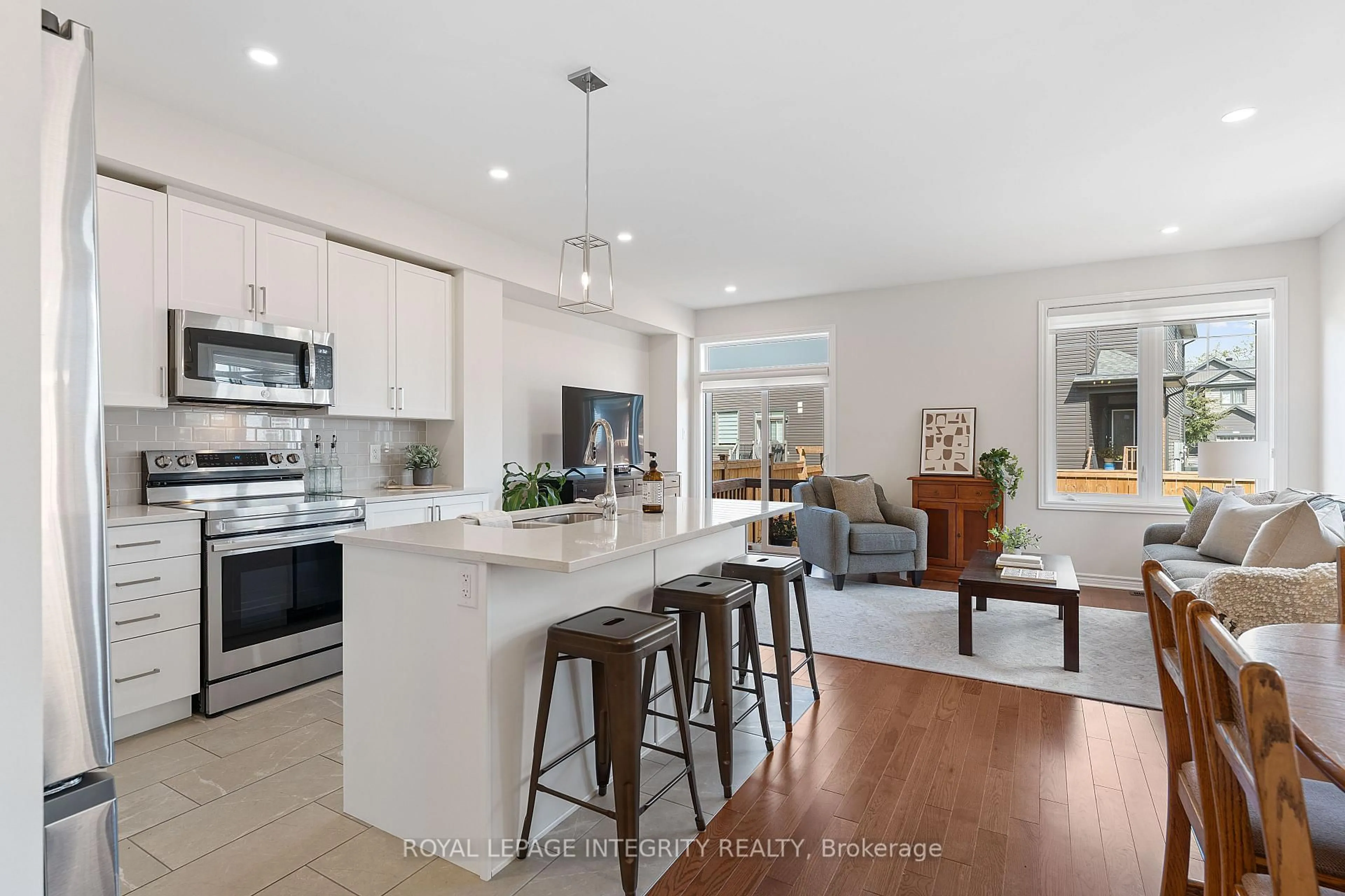 Open concept kitchen, ceramic/tile floor for 508 Escapade Private, Ottawa Ontario K1X 0J1