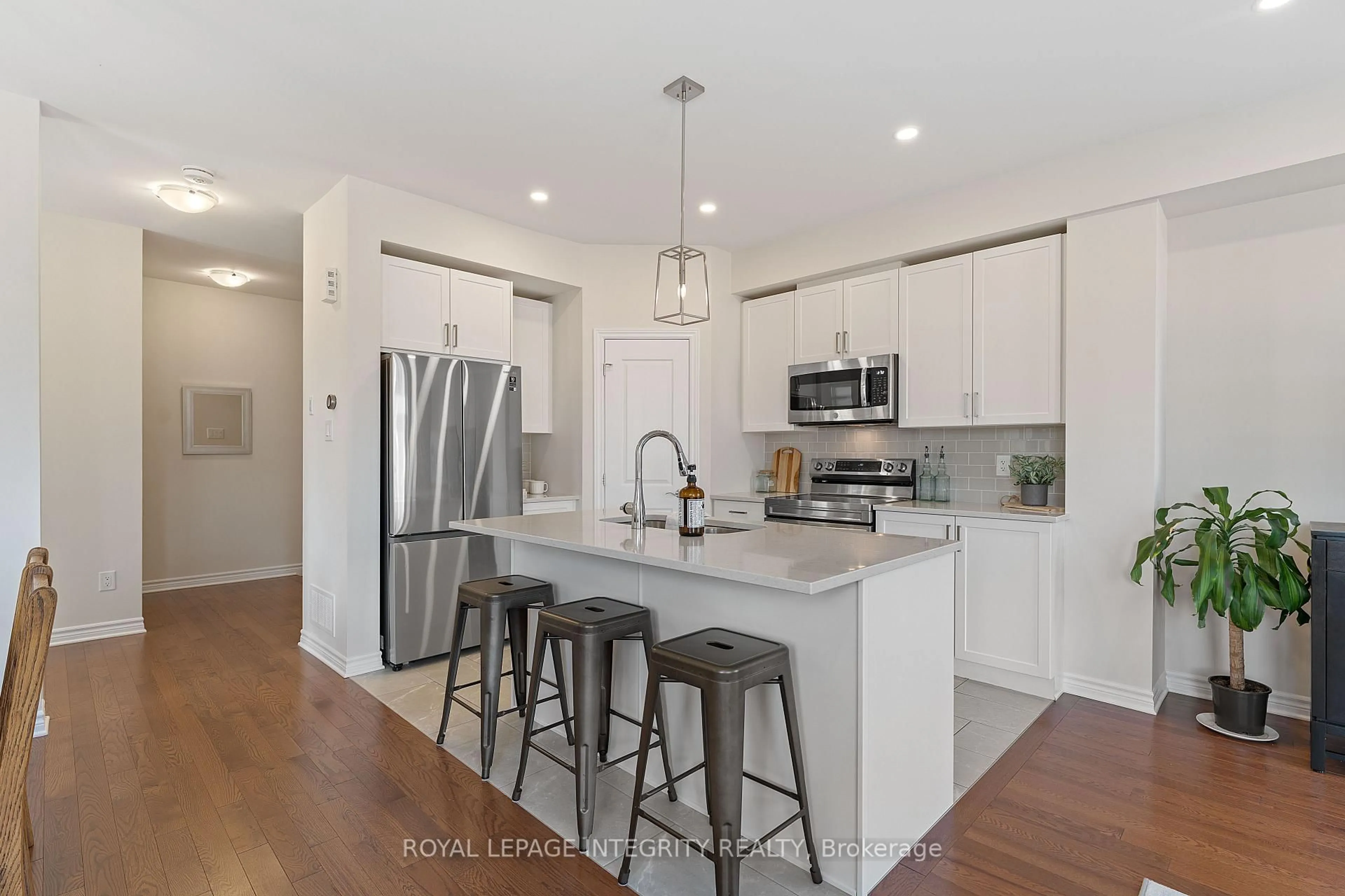 Open concept kitchen, unknown for 508 Escapade Private, Ottawa Ontario K1X 0J1