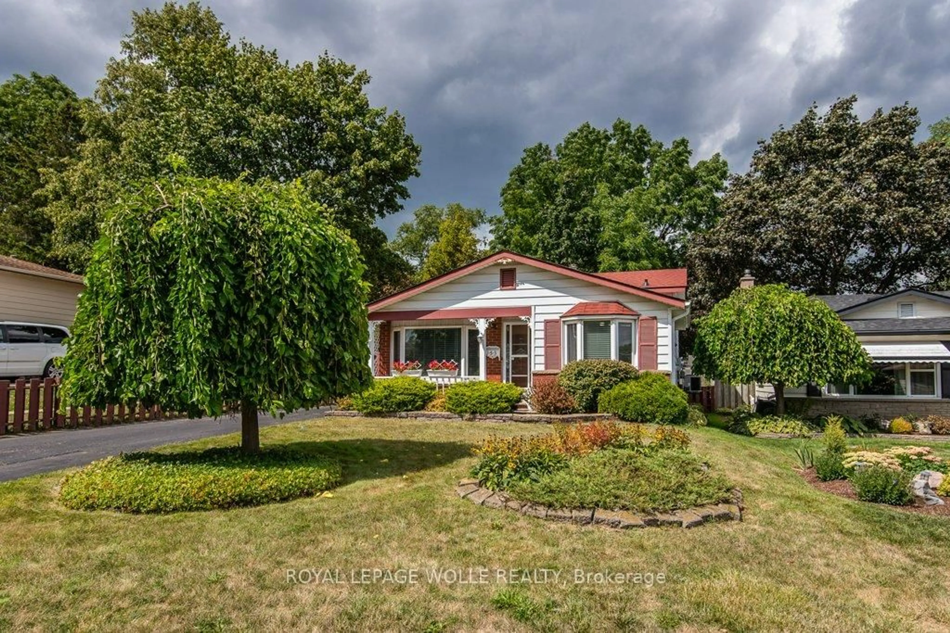 Unknown for 153 Pinedale Dr, Kitchener Ontario N2E 1K2