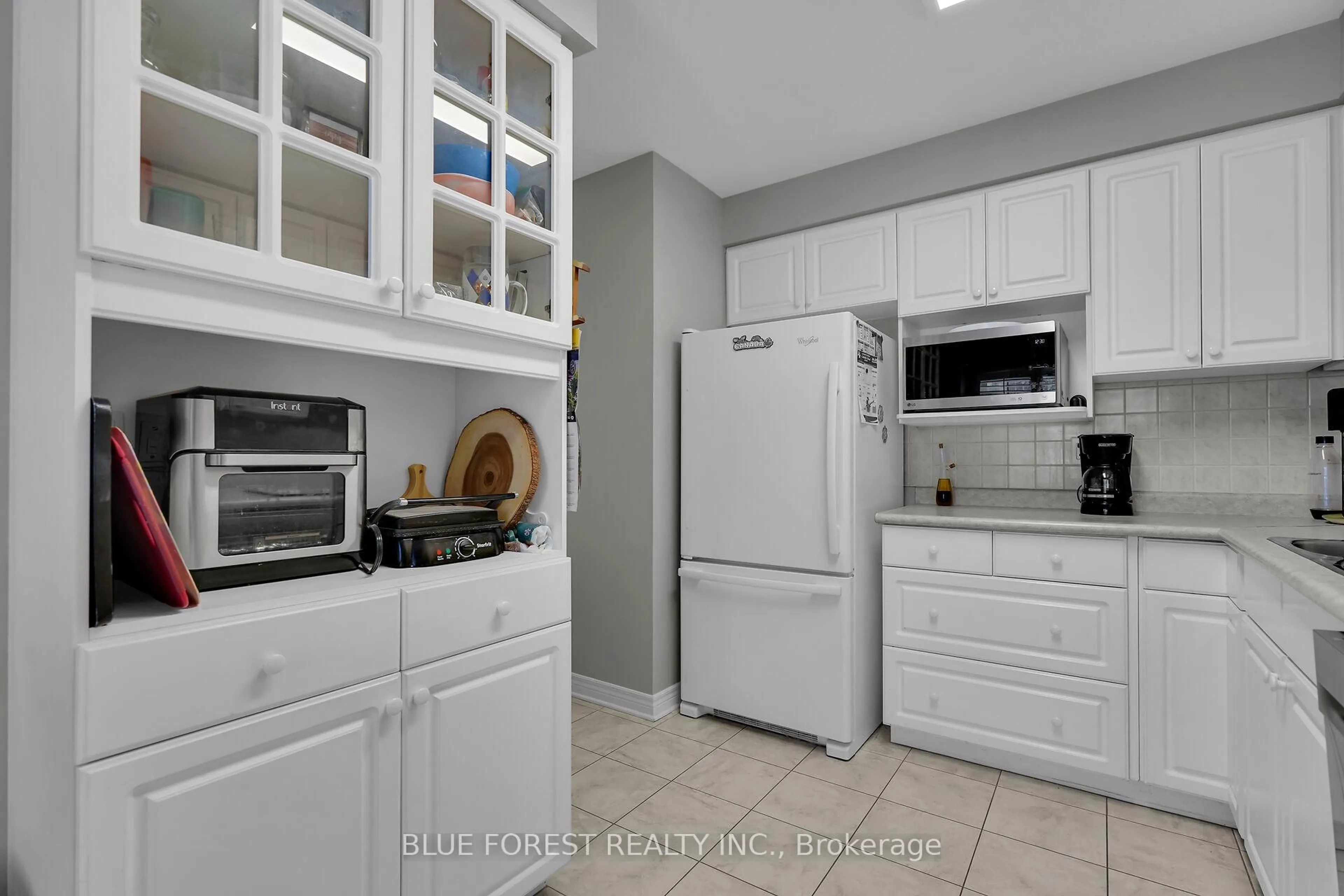 Unknown for 410 Ambleside Dr #3, London North Ontario N6G 4Y3