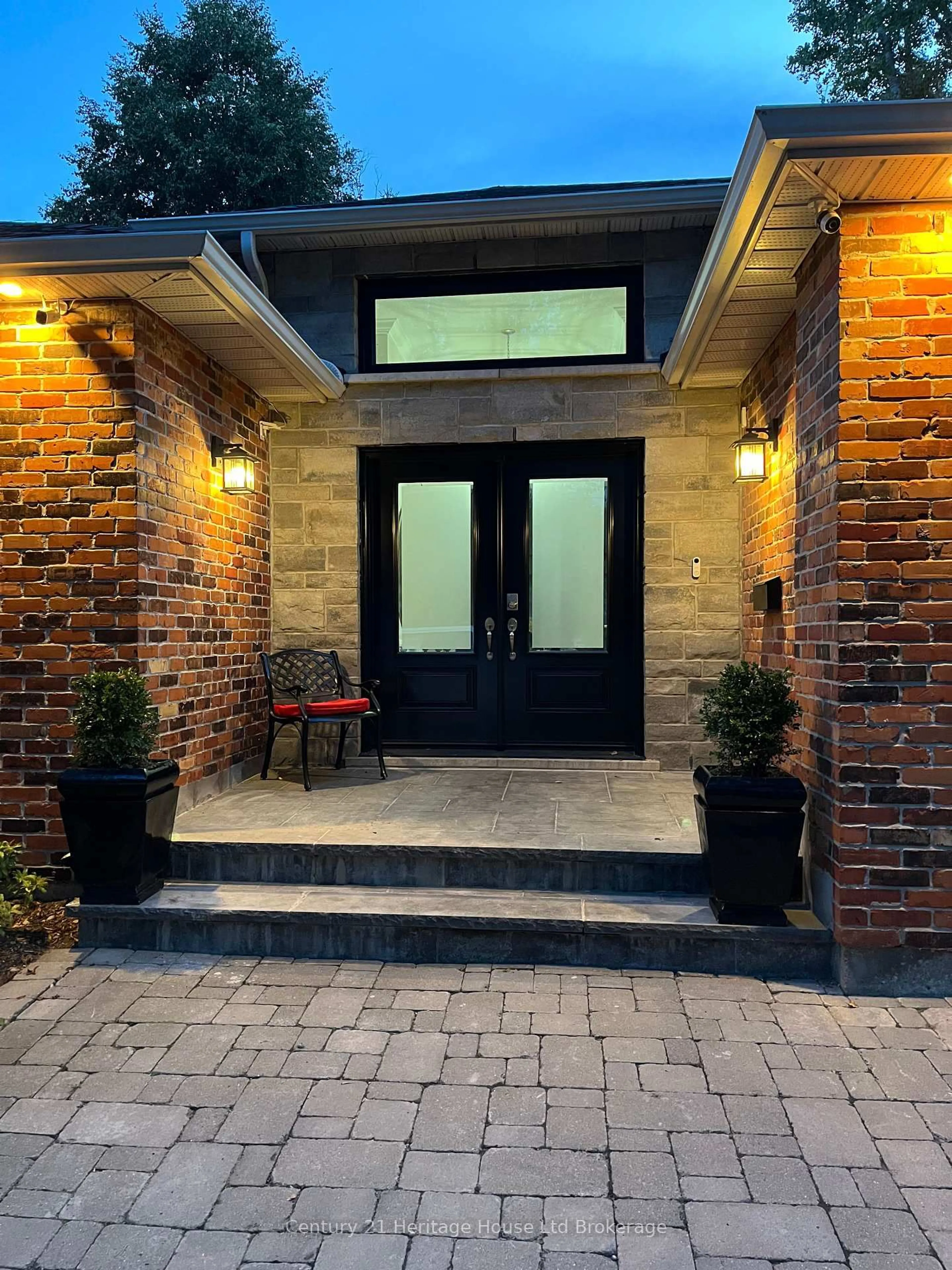 Home with brick exterior material, street for 206 Fiddlers Green Rd, Hamilton Ontario L9G 1W6