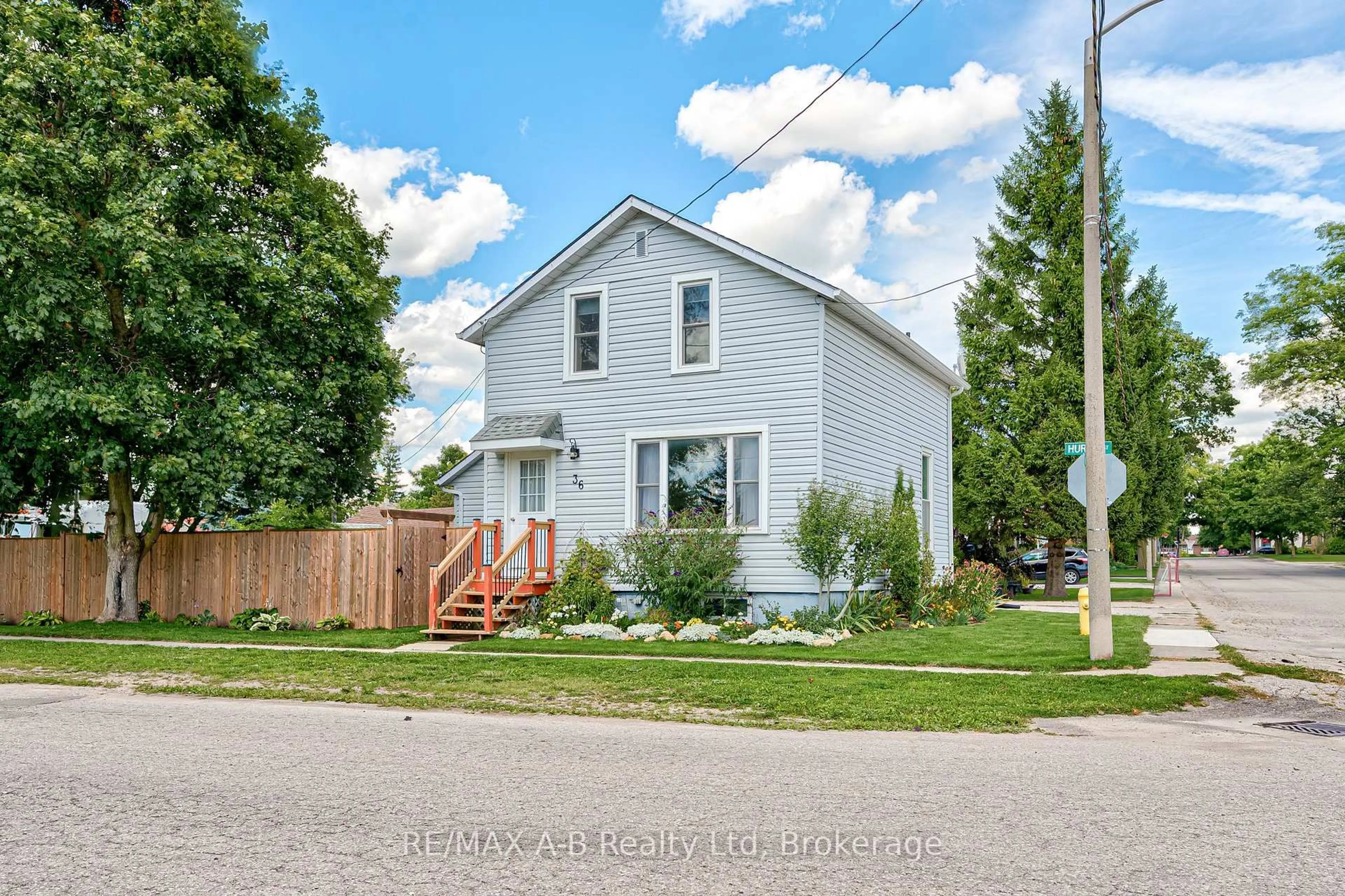 A pic from outside/outdoor area/front of a property/back of a property/a pic from drone, street for 36 Huron St, Huron East Ontario N0K 1W0