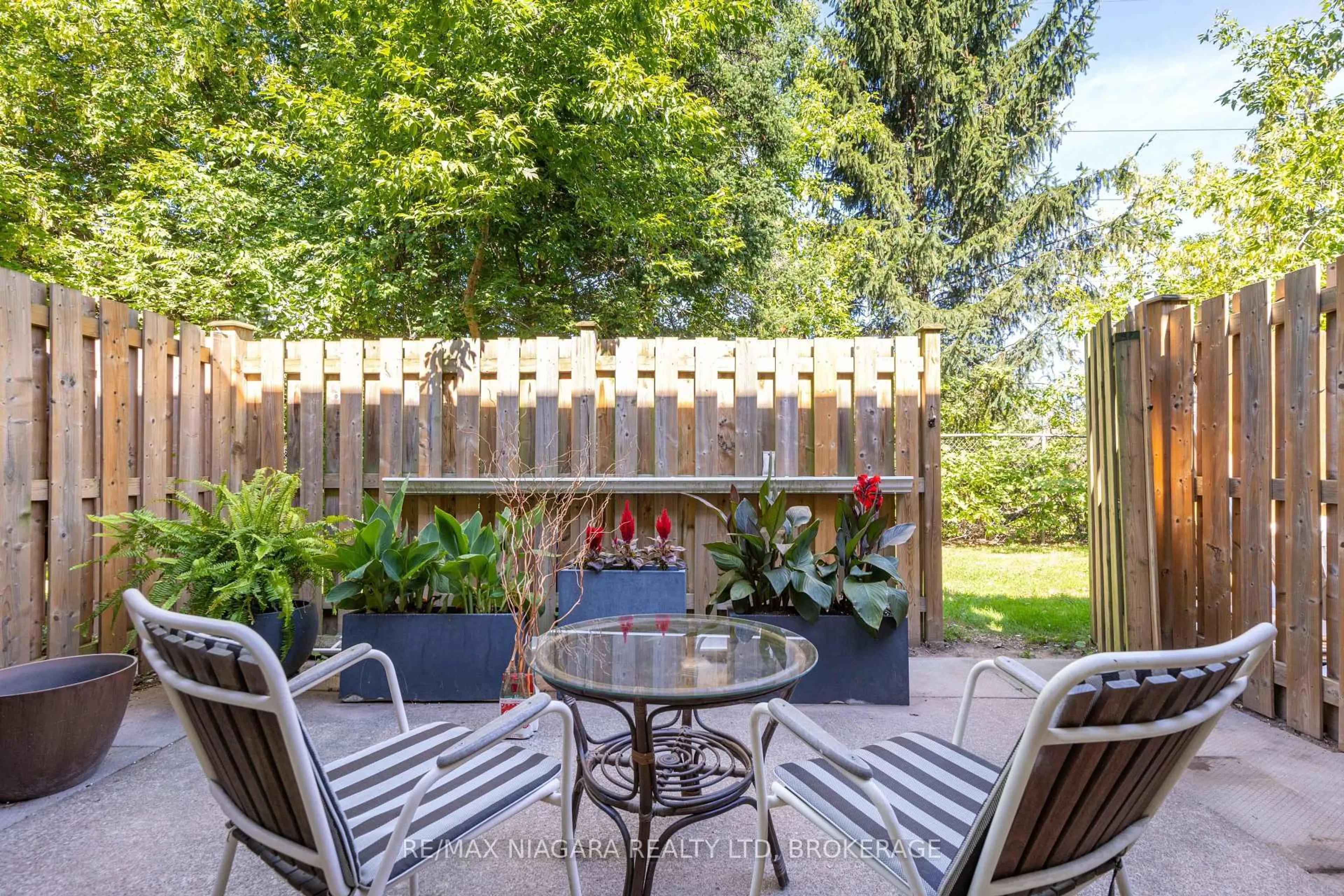 Patio, unknown for 6767 Thorold Stone Rd #43, Niagara Falls Ontario L2J 3W9