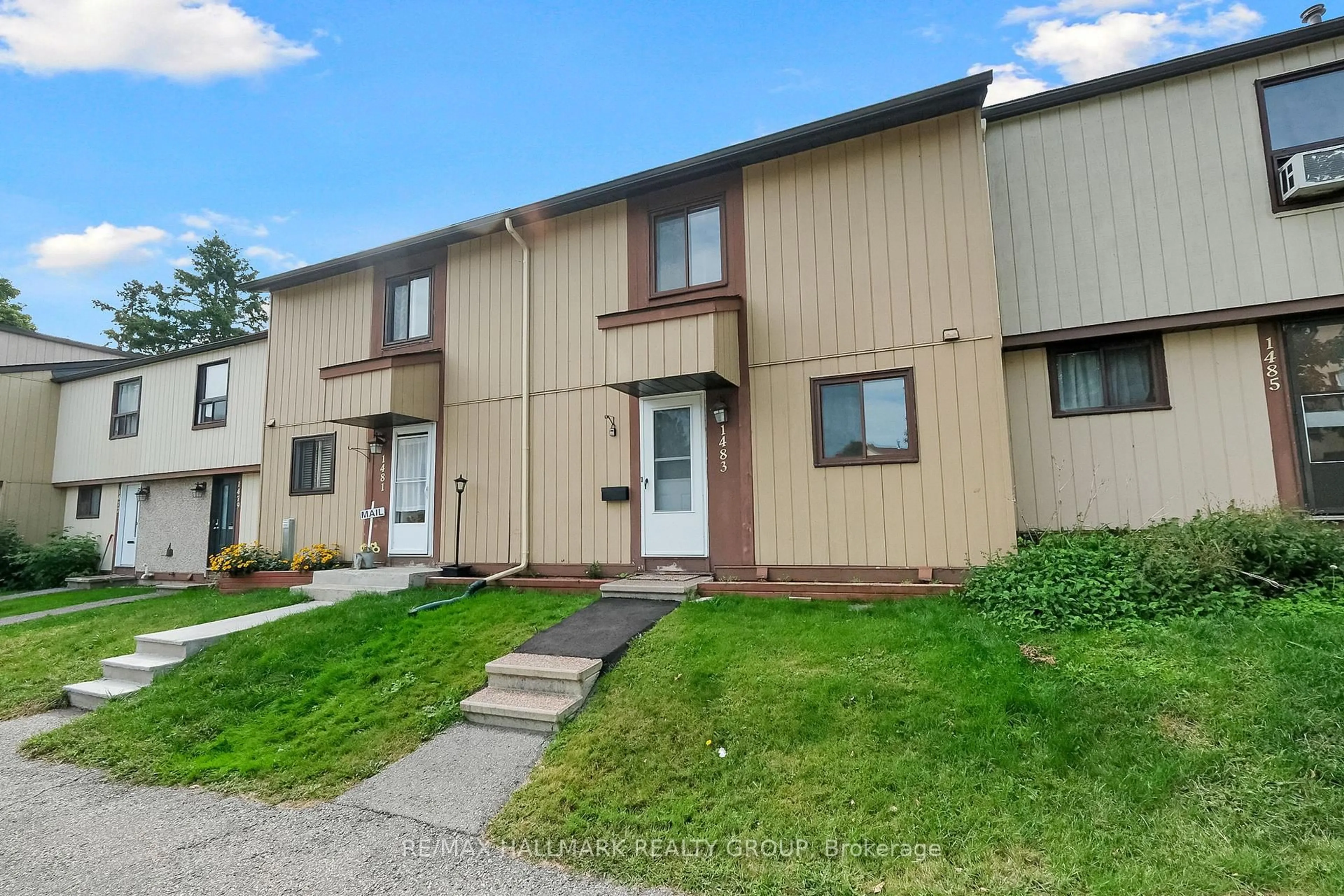 A pic from outside/outdoor area/front of a property/back of a property/a pic from drone, street for 1483 Bethamy Lane #9, Ottawa Ontario K1J 8P7