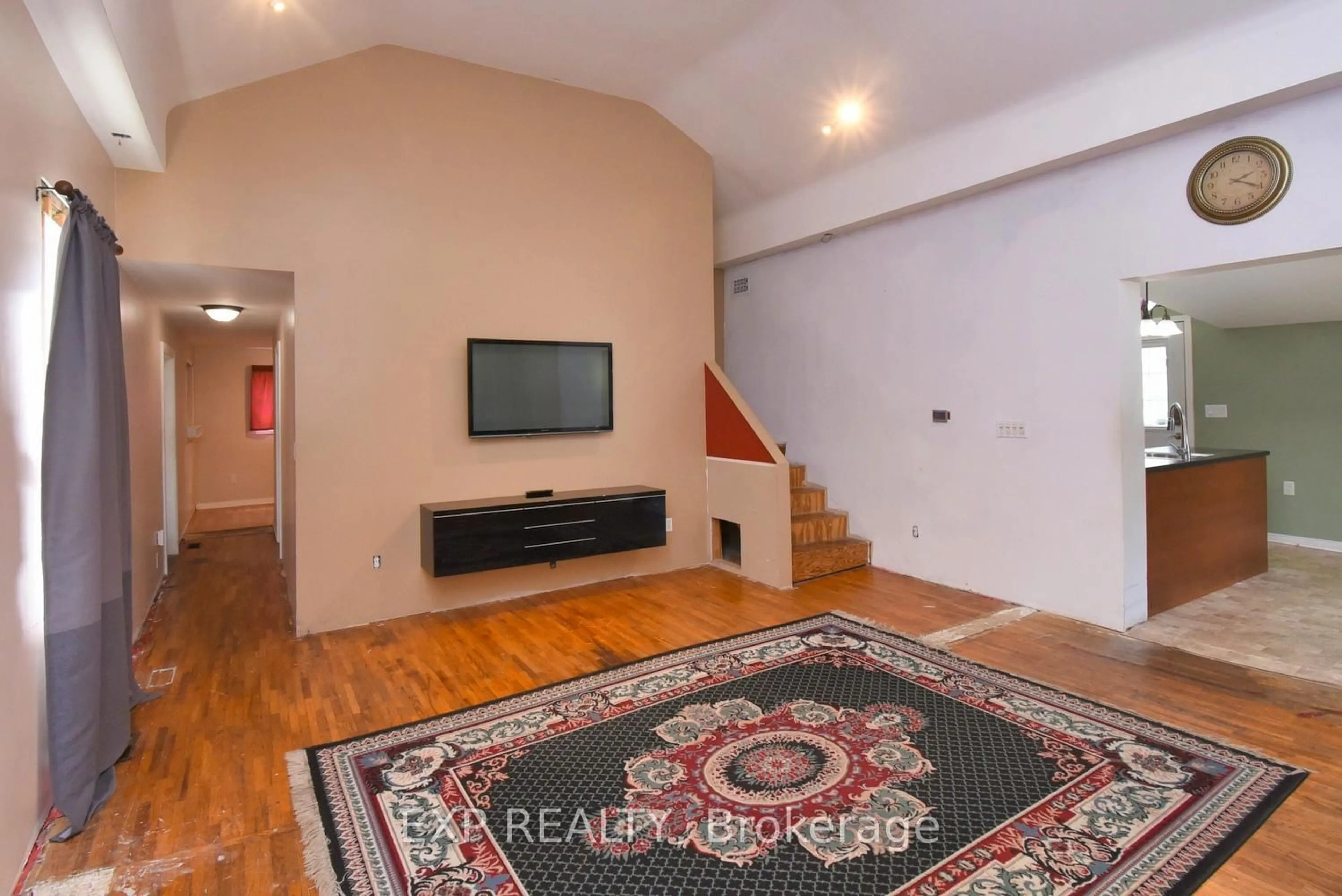 A pic of a room for 139 Chestnut Ave, Brantford Ontario N3T 4C8