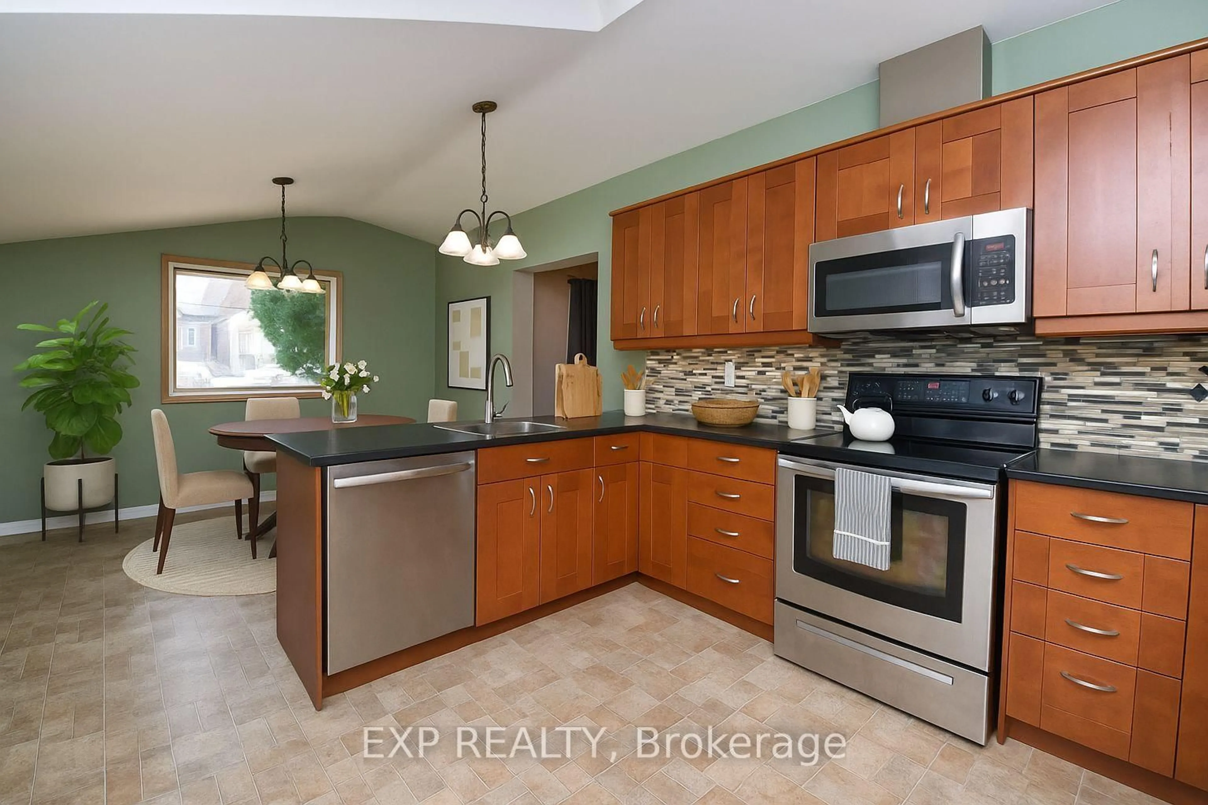 Open concept kitchen, ceramic/tile floor for 139 Chestnut Ave, Brantford Ontario N3T 4C8