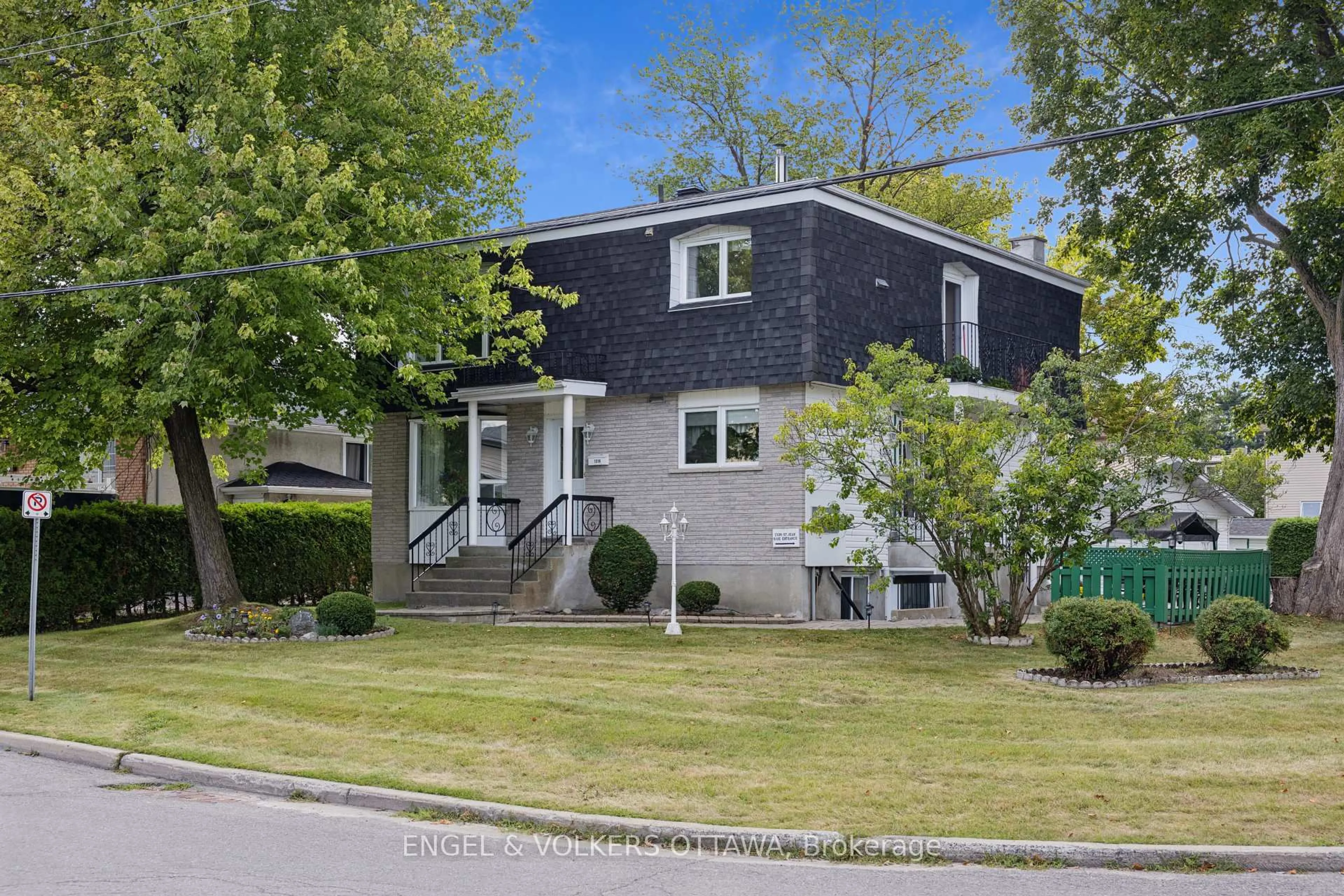 Unknown for 1318 St Jean St, Orleans Ontario K1C 1N8