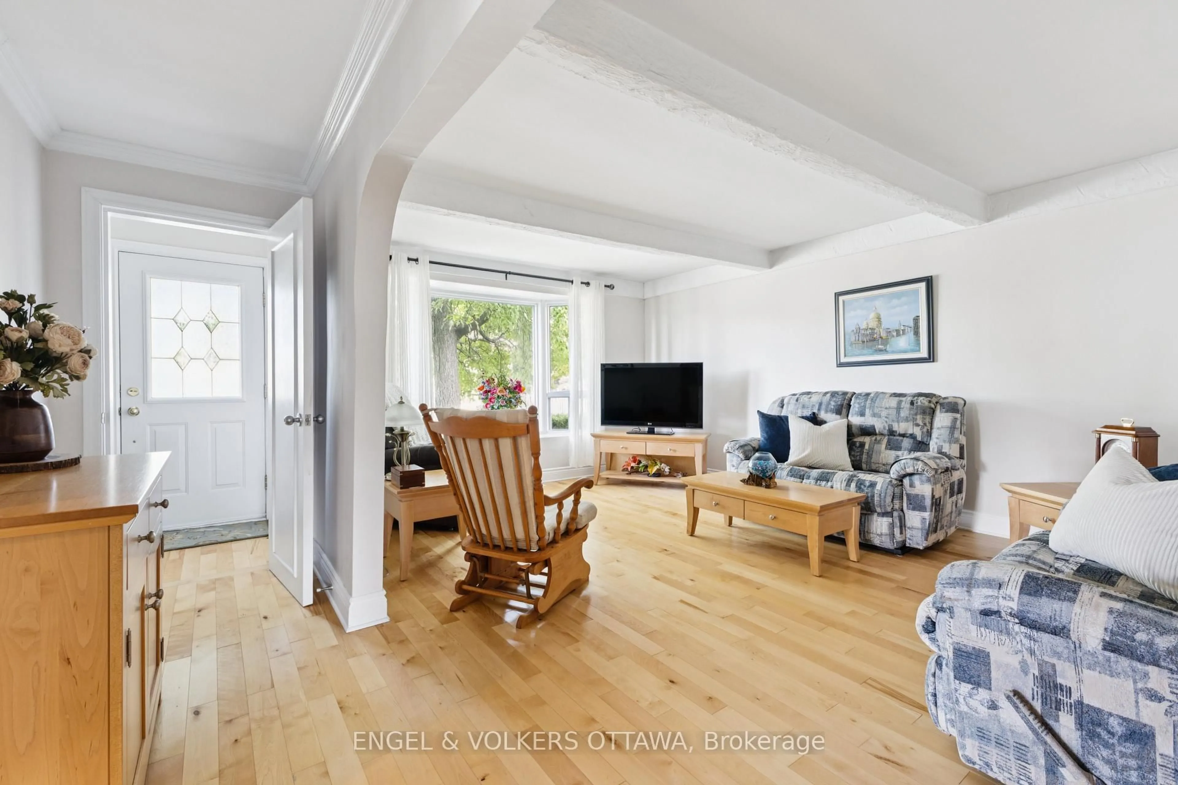 Living room with furniture, unknown for 1318 St Jean St, Orleans Ontario K1C 1N8