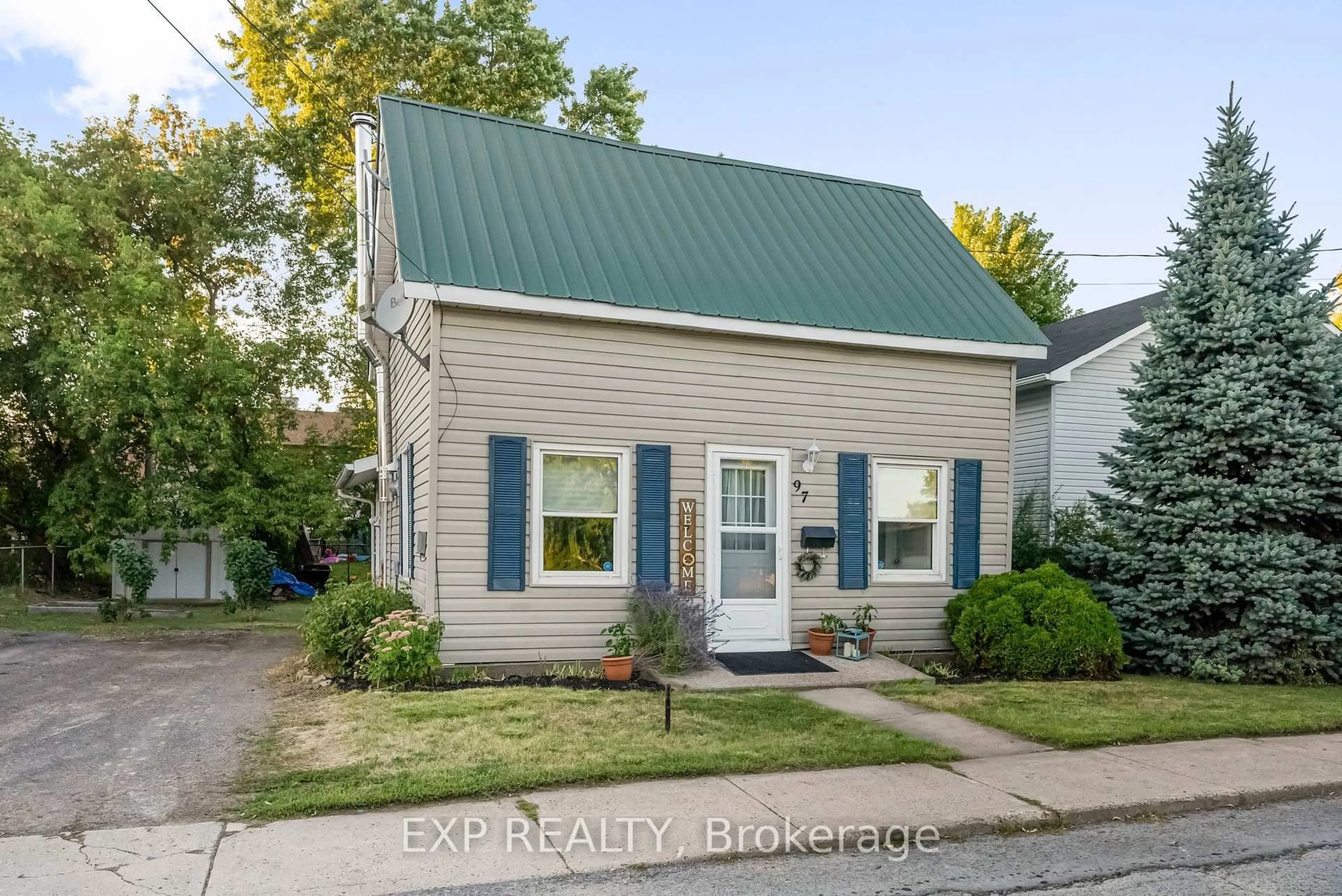 Home with vinyl exterior material, street for 97 Edward St, Arnprior Ontario K7S 2X3