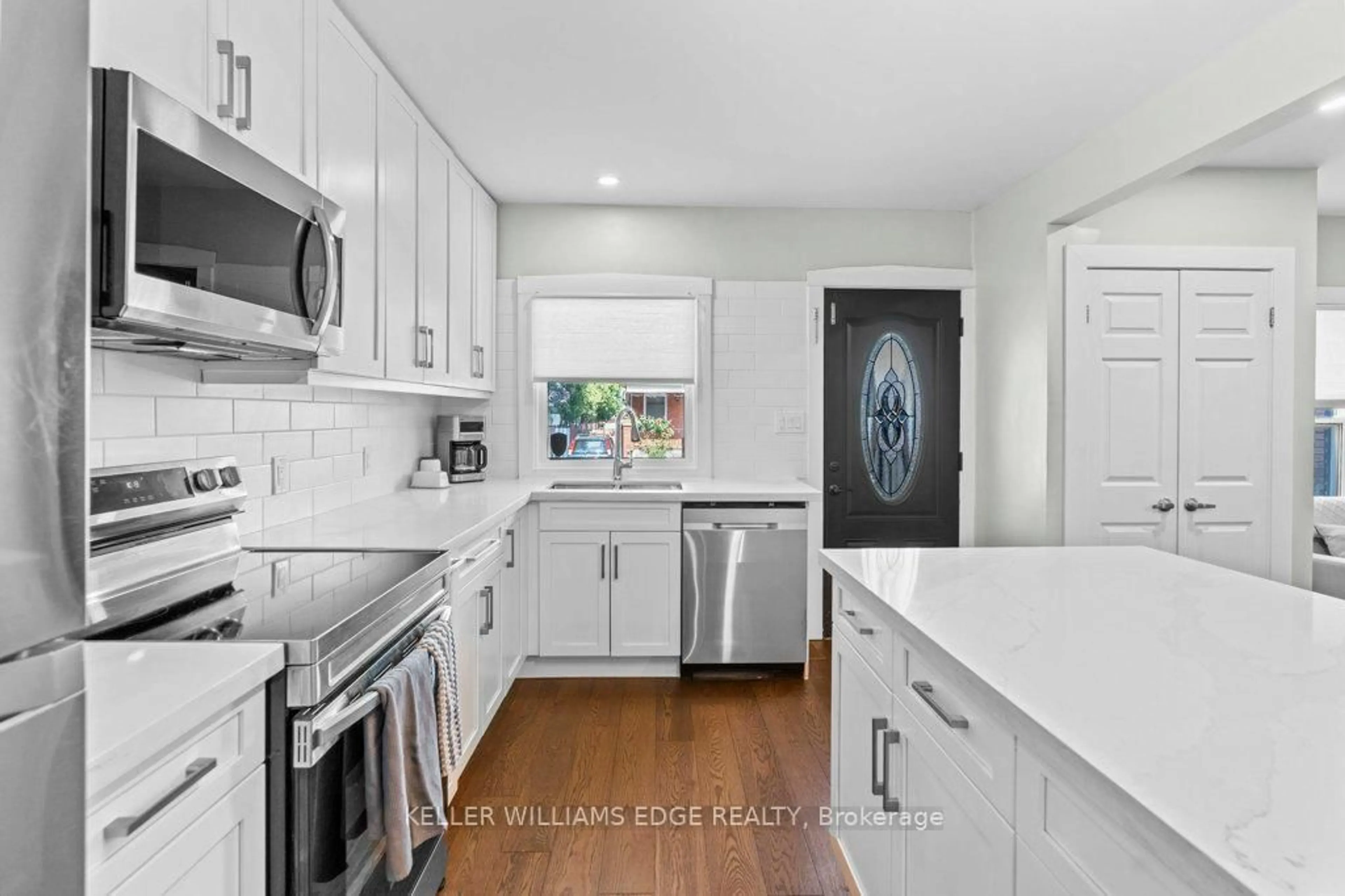 Open concept kitchen, ceramic/tile floor for 18 Park Row, Hamilton Ontario L8H 4E4