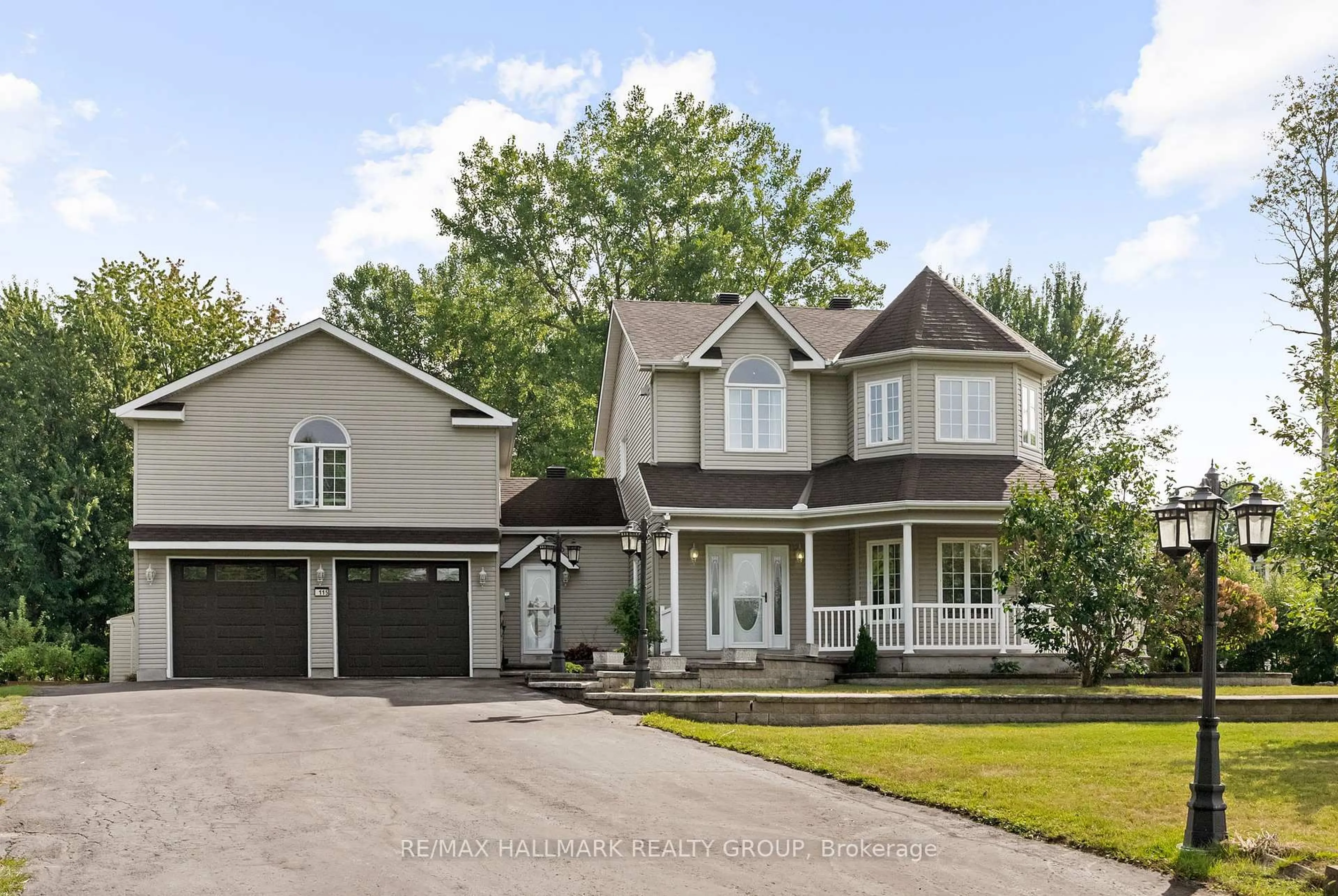 Home with vinyl exterior material, street for 115 Pigeon St, Clarence-Rockland Ontario K4K 1J8