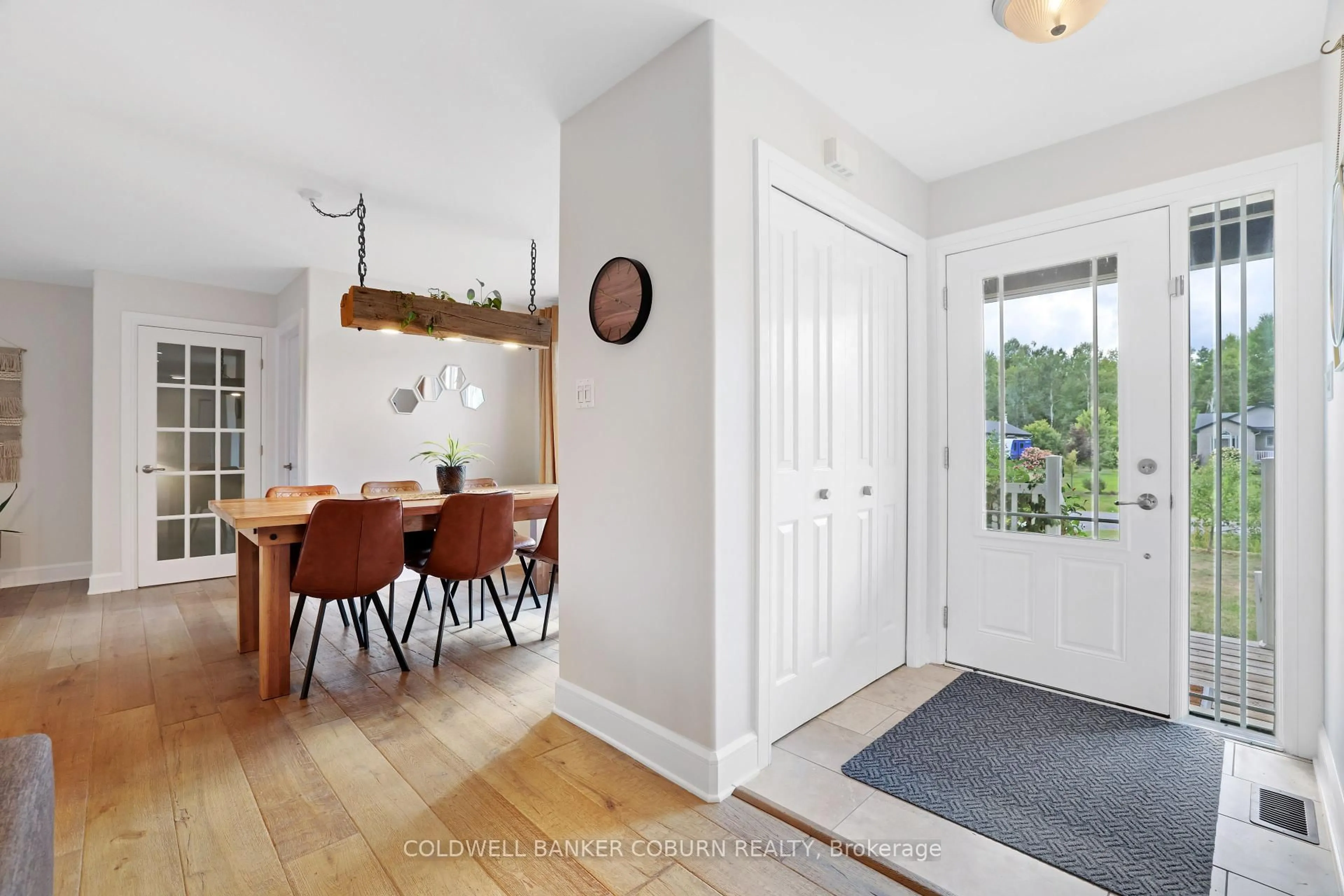 Indoor entryway for 3345 Morningmist Way, Osgoode Ontario K0A 2W0