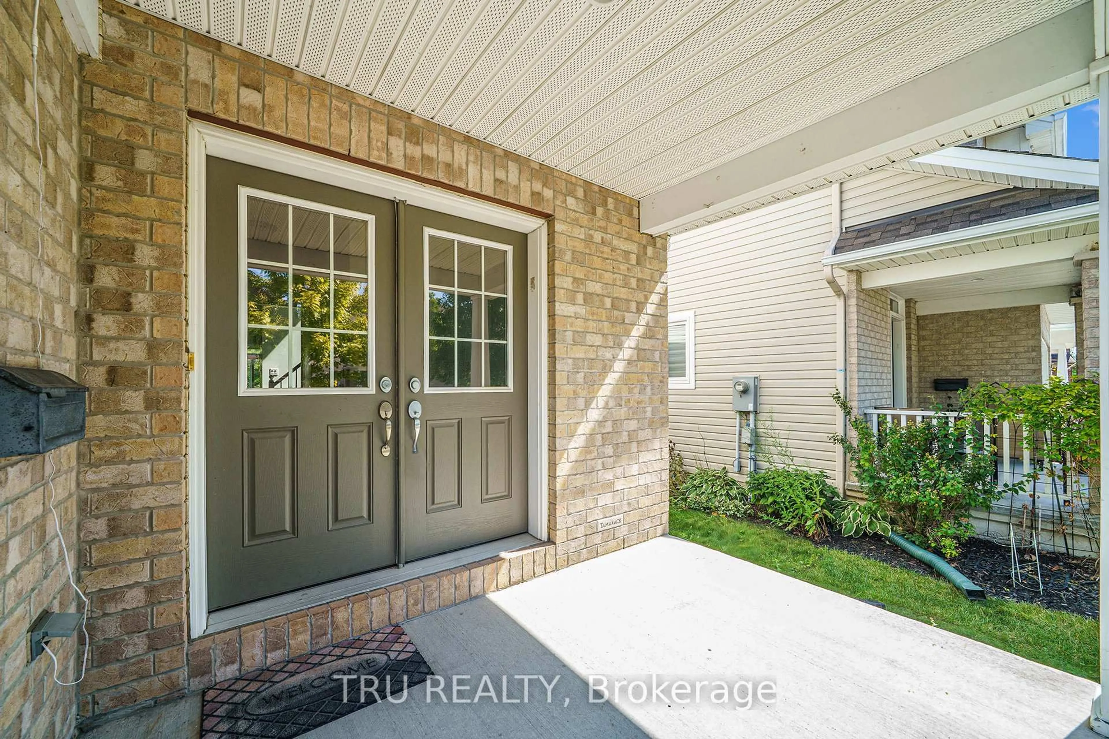 Indoor entryway for 536 Golden Sedge Way, Ottawa Ontario K1T 0G5