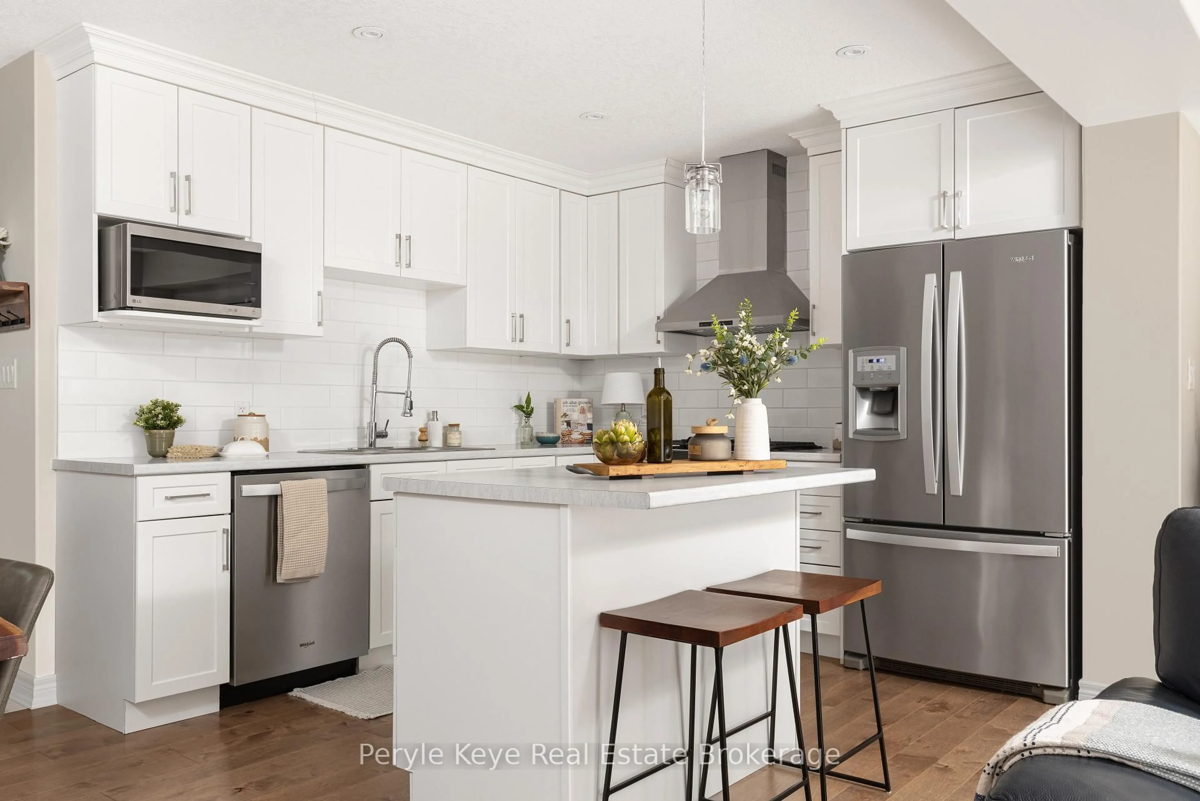 Open concept kitchen, unknown for 5 KELSEY MADISON Crt, Huntsville Ontario P1H 1C8