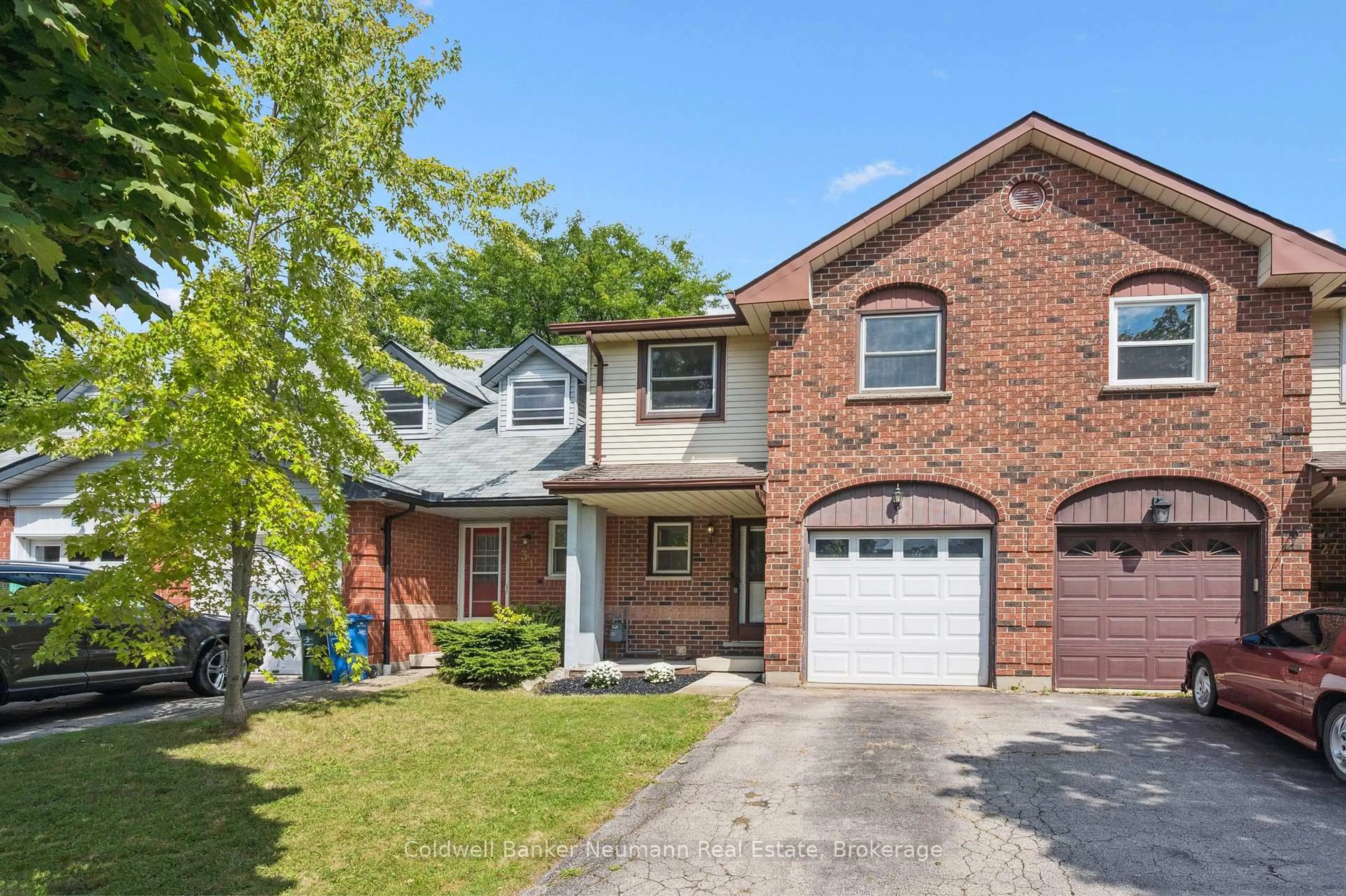 Home with brick exterior material, street for 29 Grandridge Cres, Guelph Ontario N1H 8G1