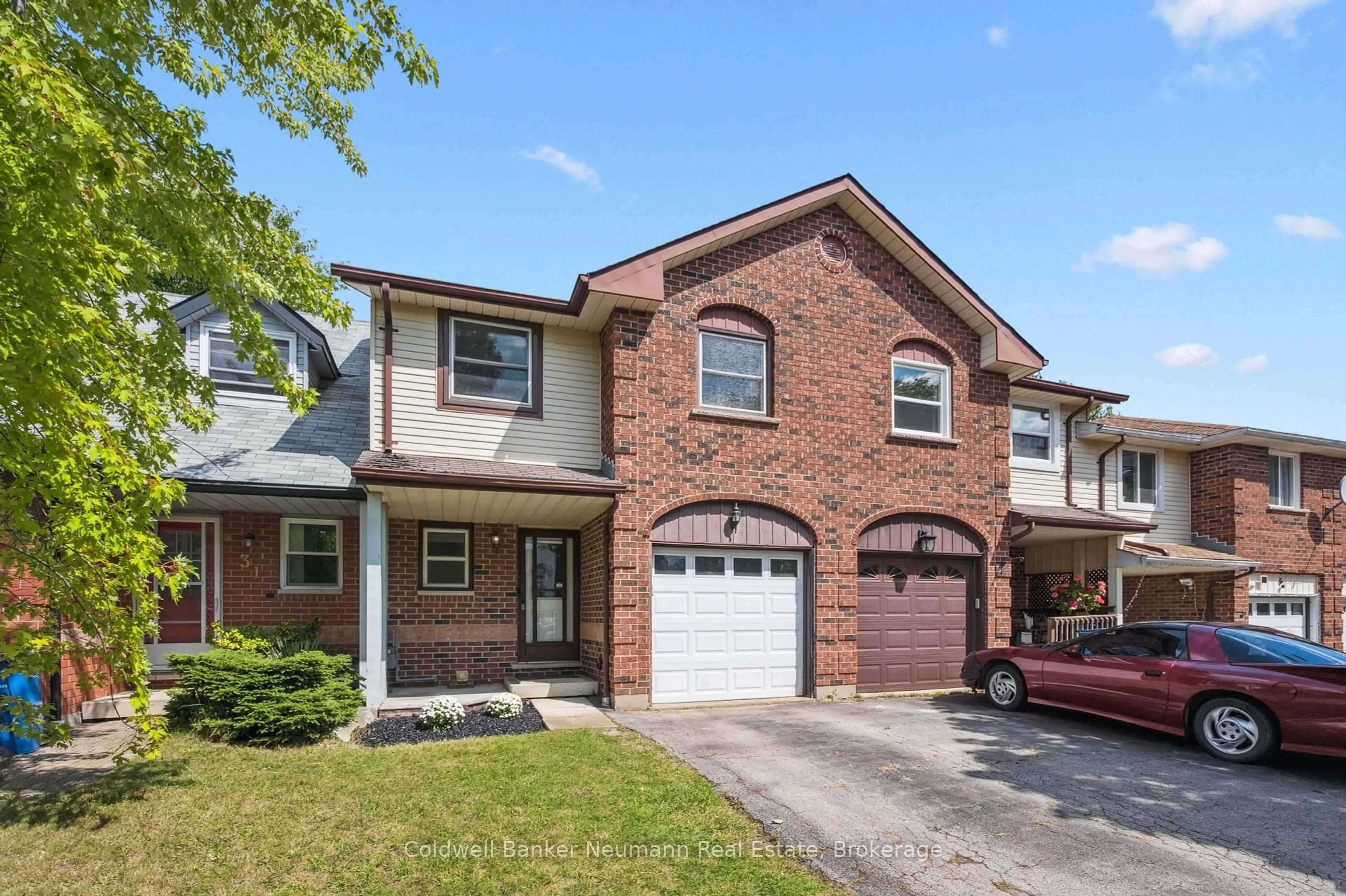 Home with brick exterior material, street for 29 Grandridge Cres, Guelph Ontario N1H 8G1