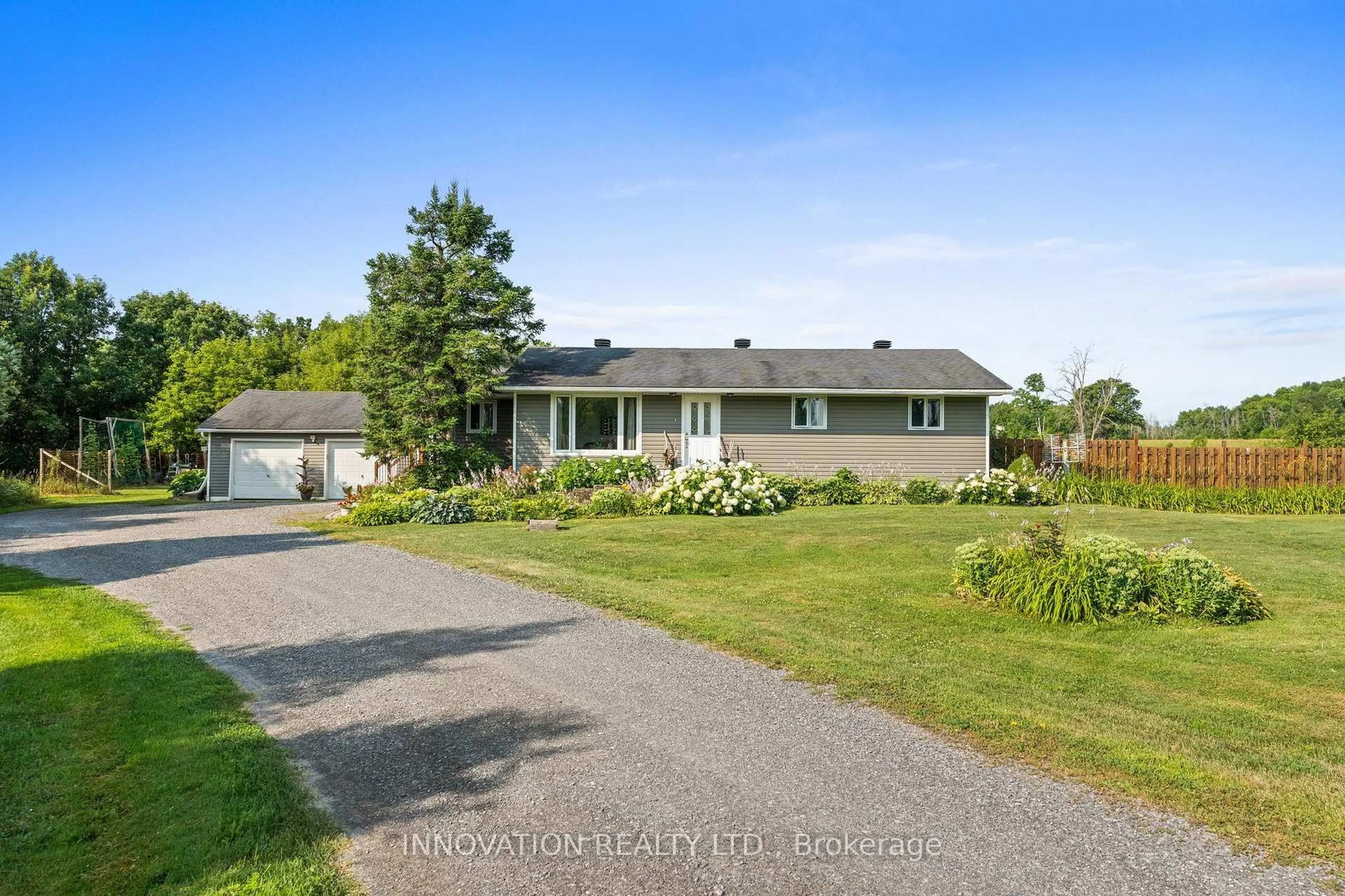 A pic from outside/outdoor area/front of a property/back of a property/a pic from drone, street for 4001 Dunrobin Rd, Ottawa Ontario K0A 3M0