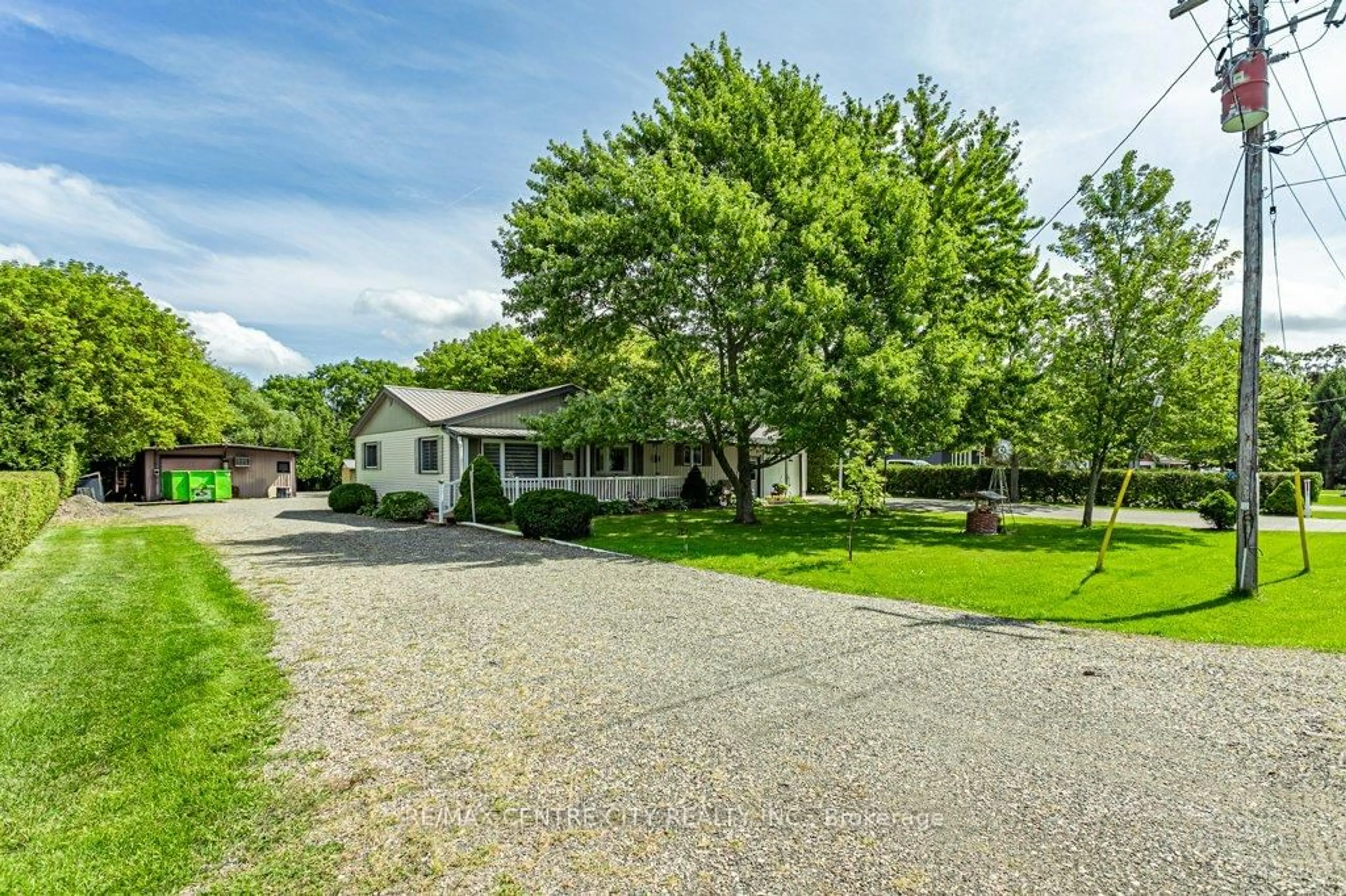 A pic from outside/outdoor area/front of a property/back of a property/a pic from drone, street for 7248 HACIENDA Rd, Malahide Ontario N5H 2R5