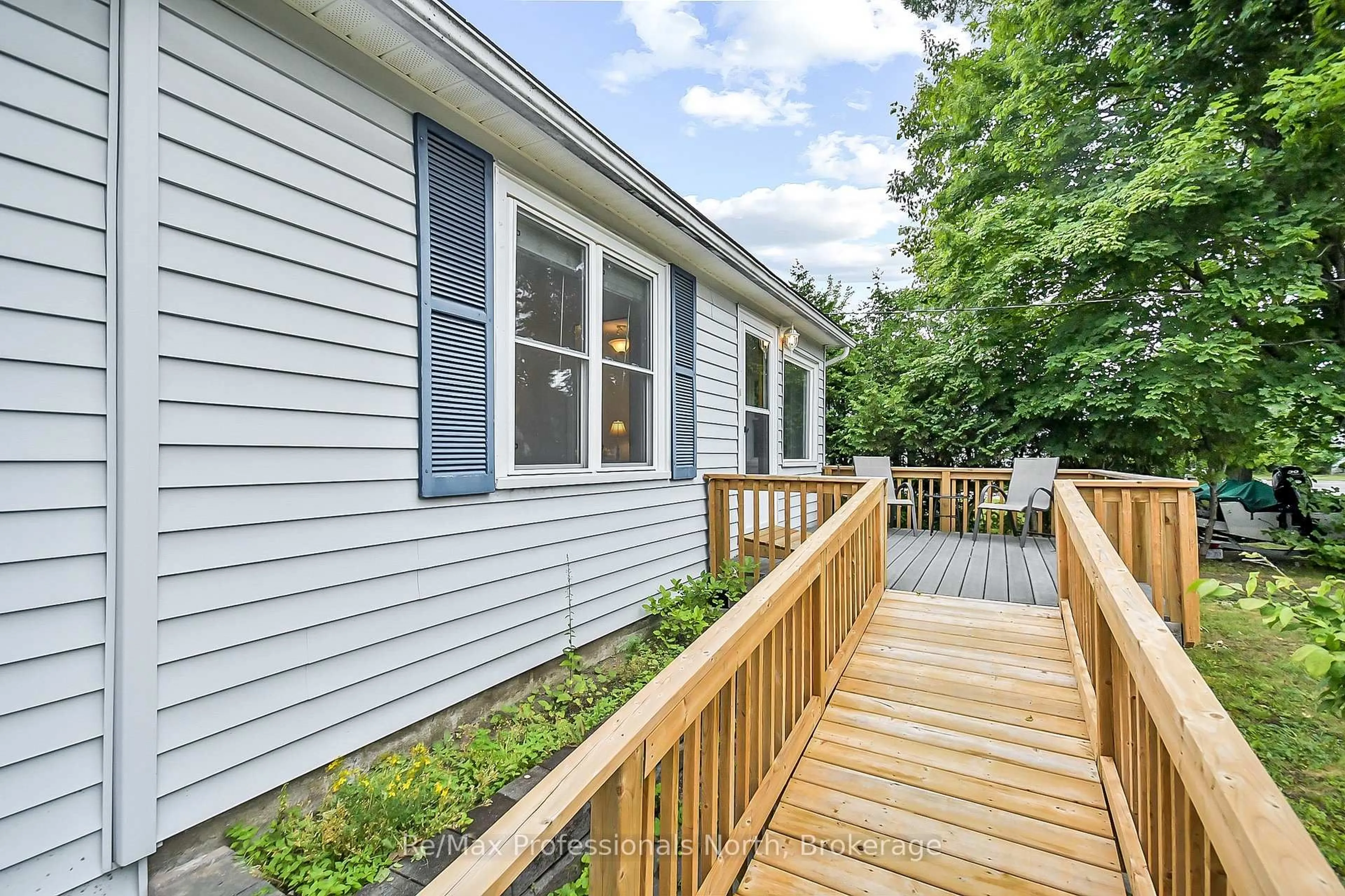 Patio, unknown for 655 MARY St, Gravenhurst Ontario P1P 1E8
