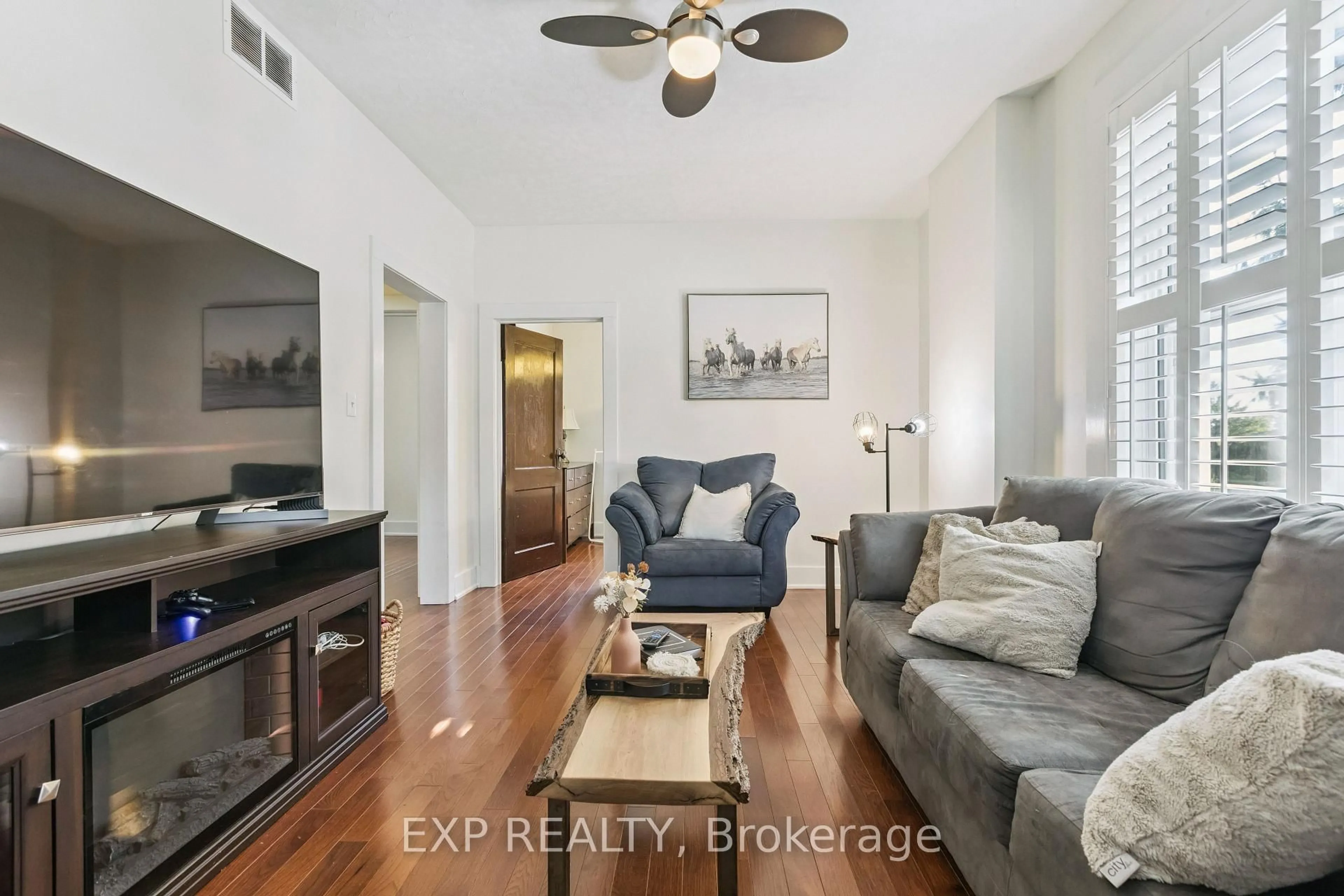 Living room with furniture, unknown for 400 St. Patrick St, Centre Wellington Ontario N1M 1N1