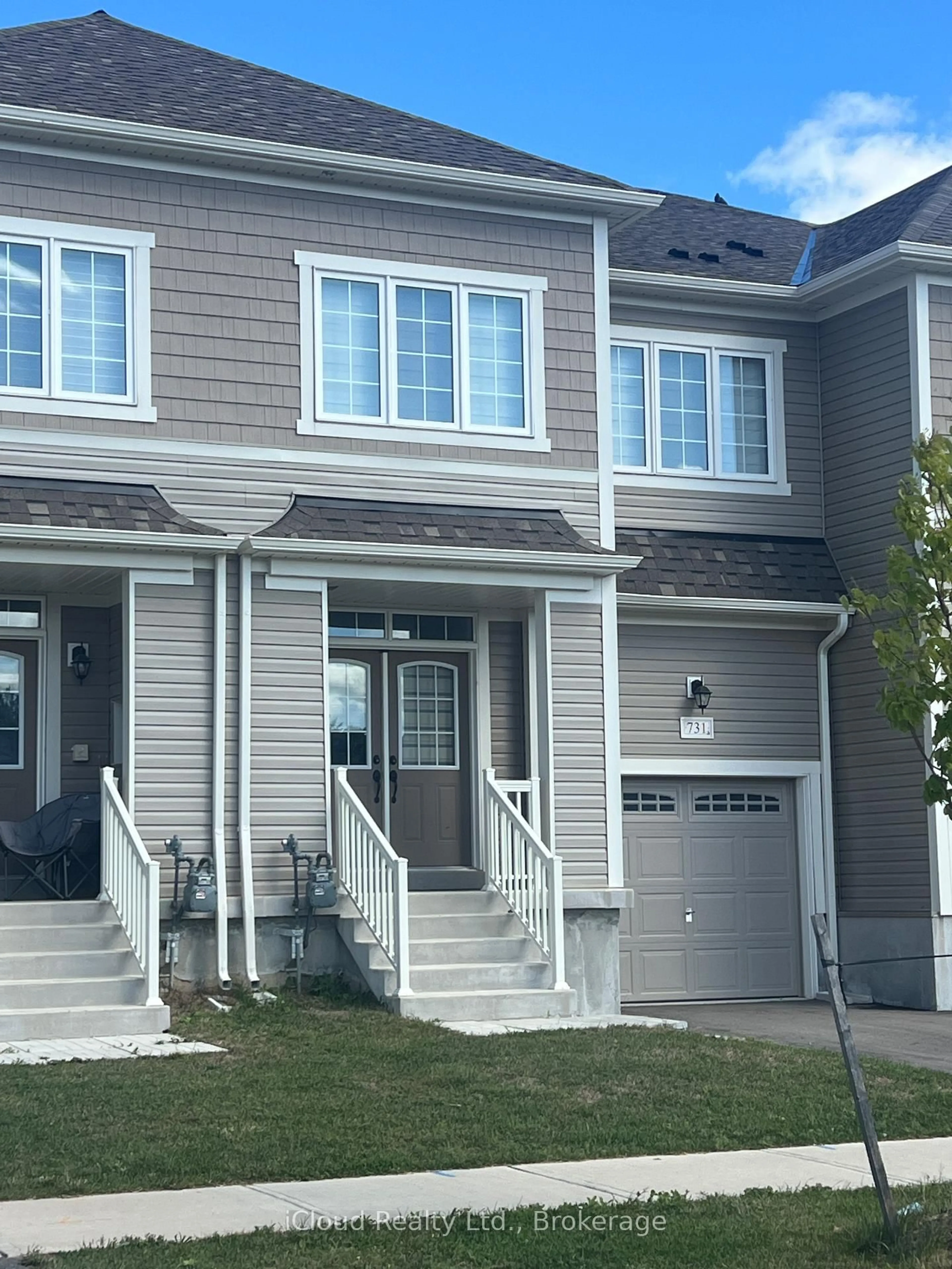 Home with vinyl exterior material, street for 731 Potawatomi Cres, Shelburne Ontario L9V 3Y4