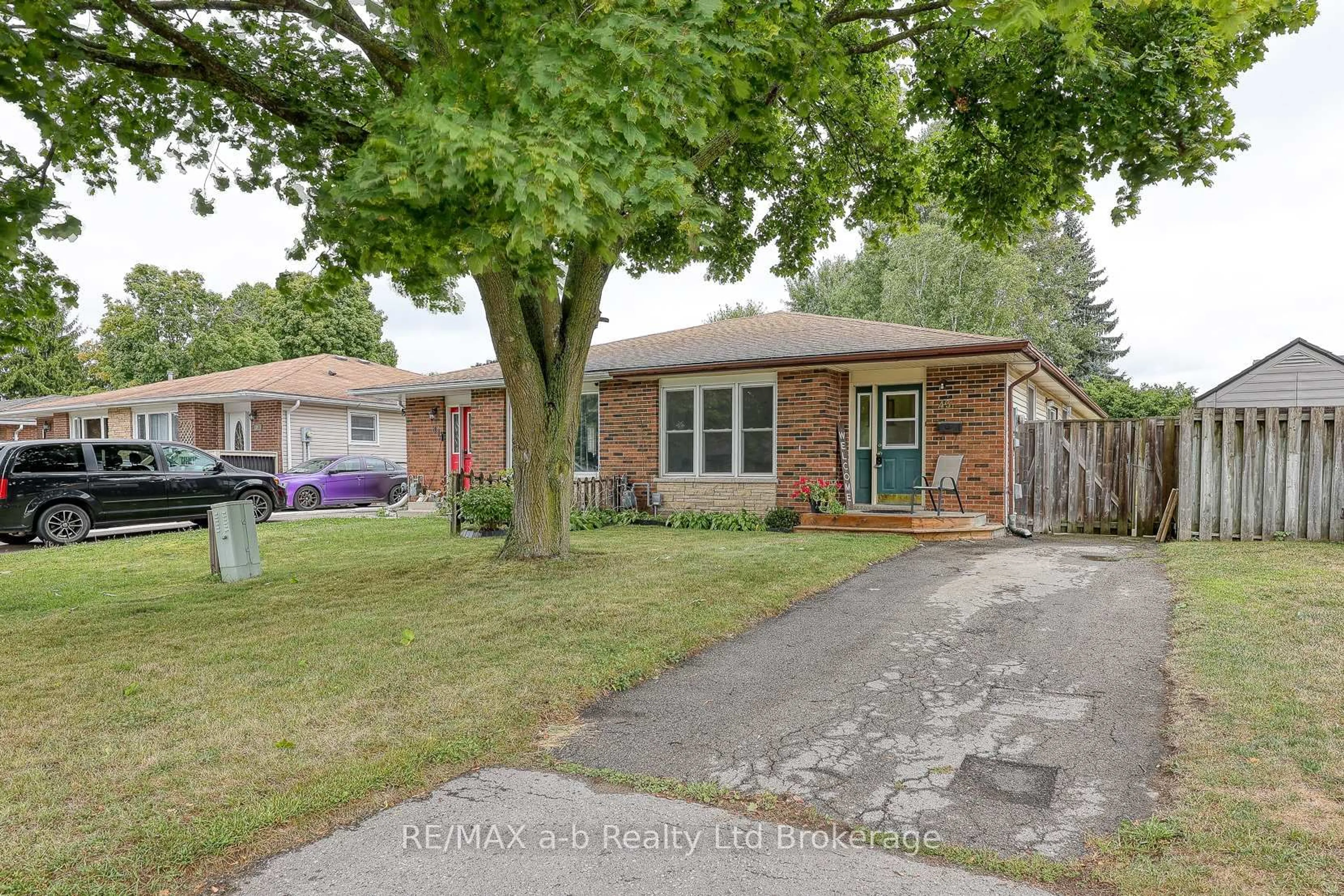 Home with brick exterior material, street for 43 Witty Ave, Ingersoll Ontario N5C 3P2