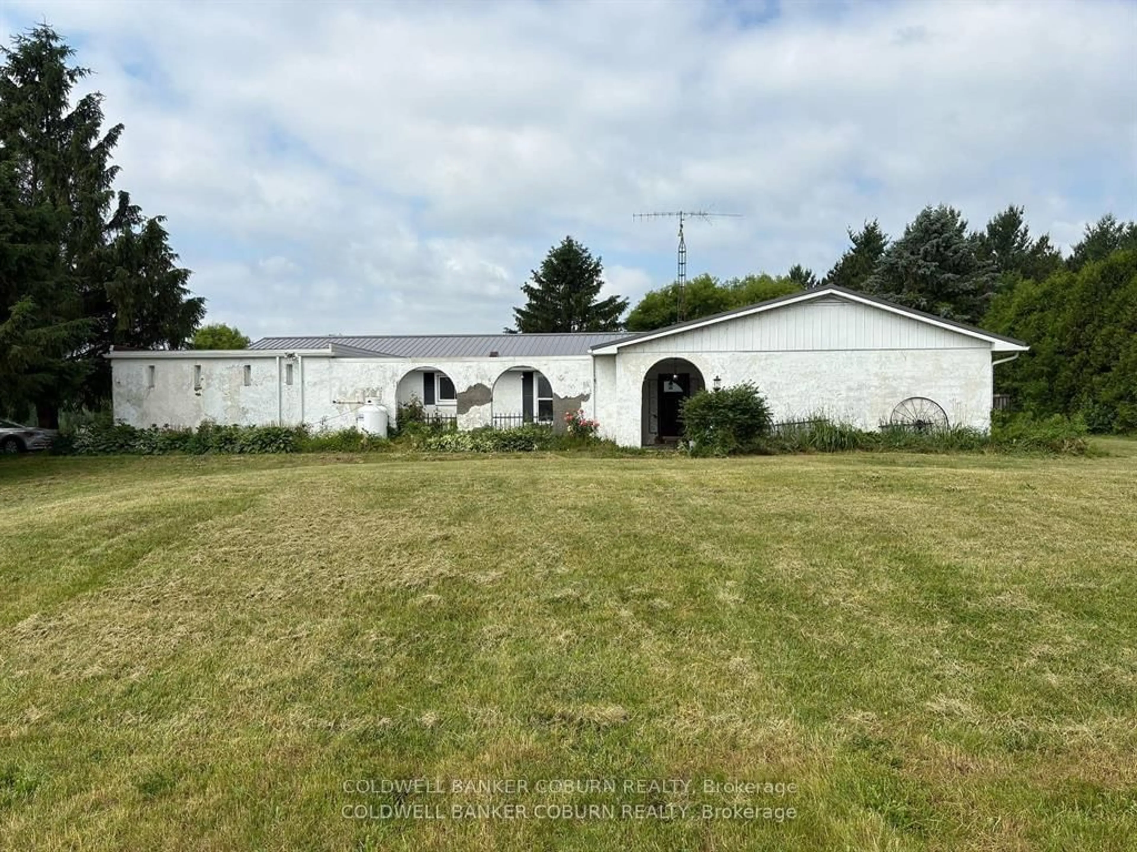 A pic from outside/outdoor area/front of a property/back of a property/a pic from drone, building for 1696 Merwin Lane, Augusta Ontario K0E 1T0